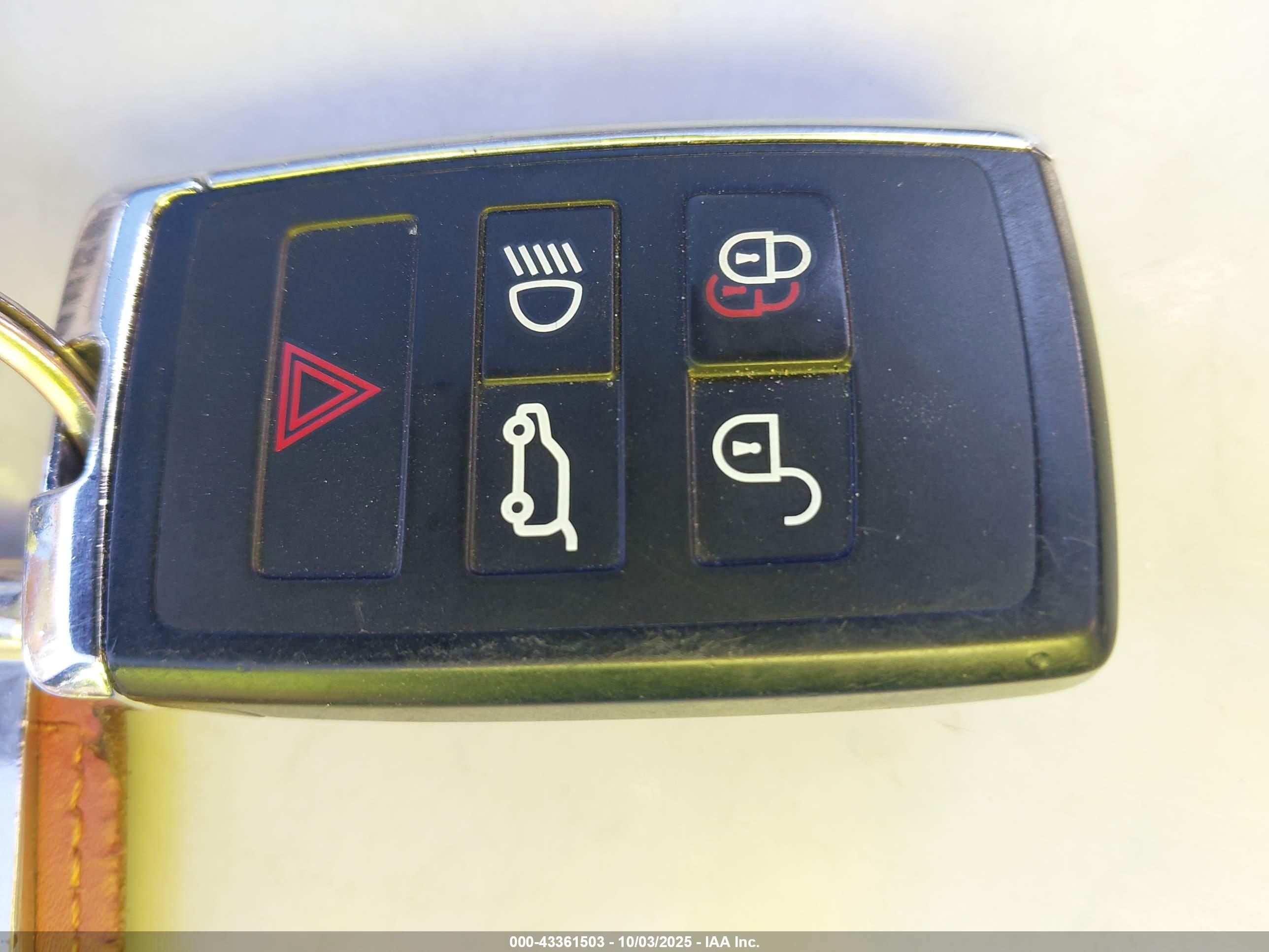 LAND ROVER image 11