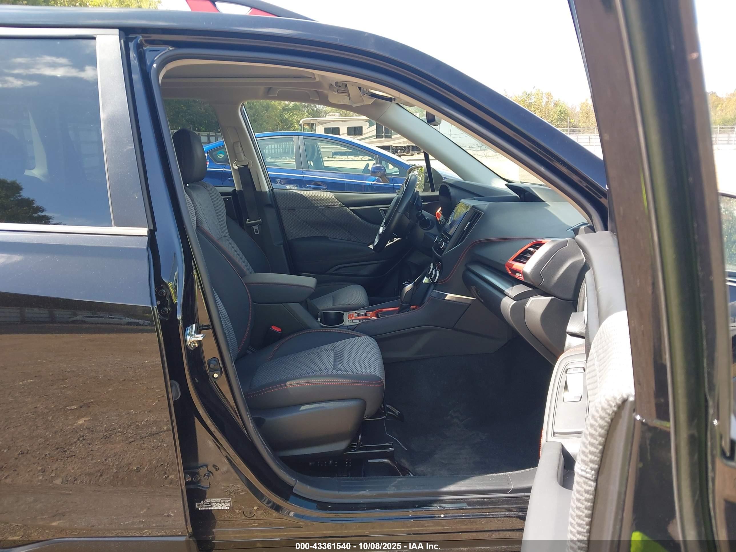 SUBARU FORESTER image 5