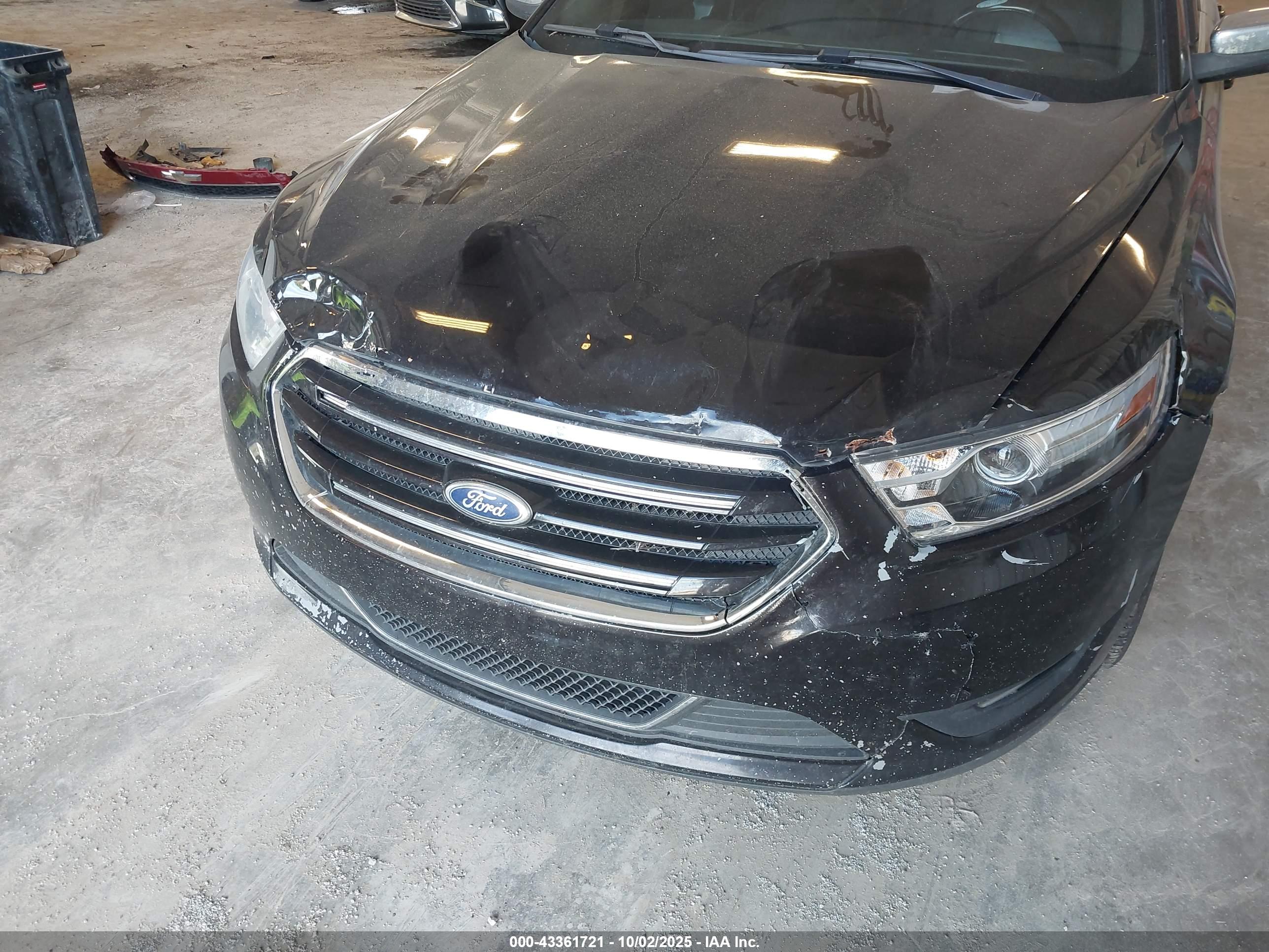 FORD TAURUS image 6