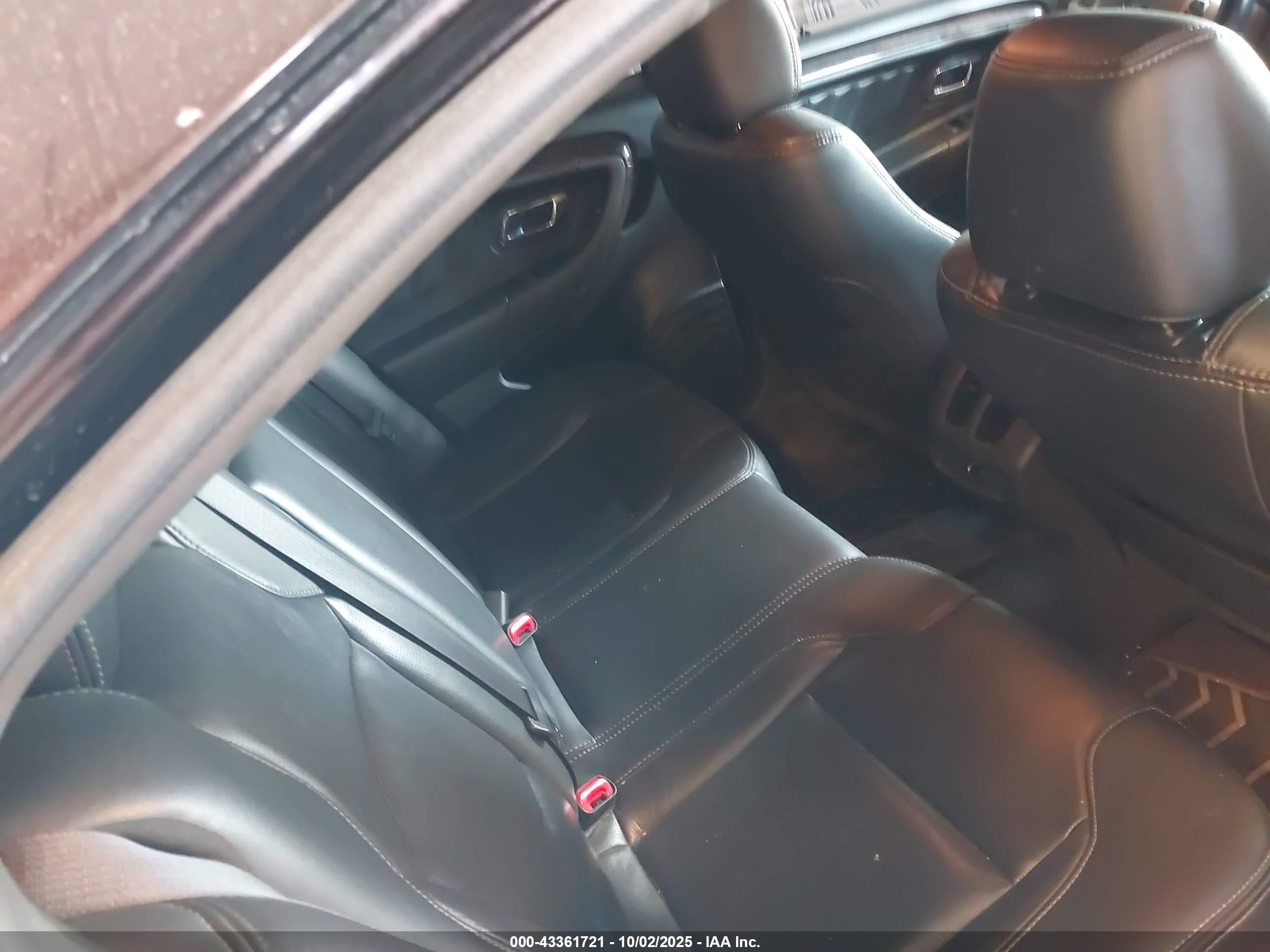 FORD TAURUS image 8
