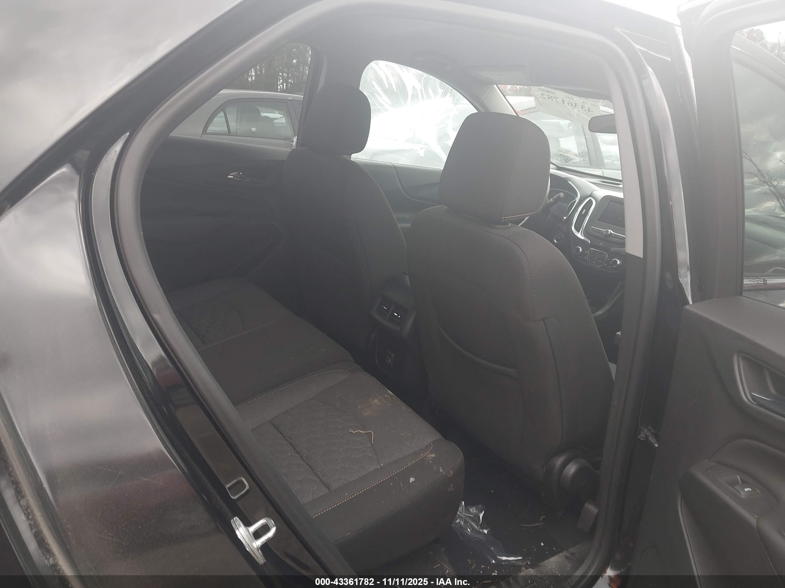 CHEVROLET EQUINOX image 8