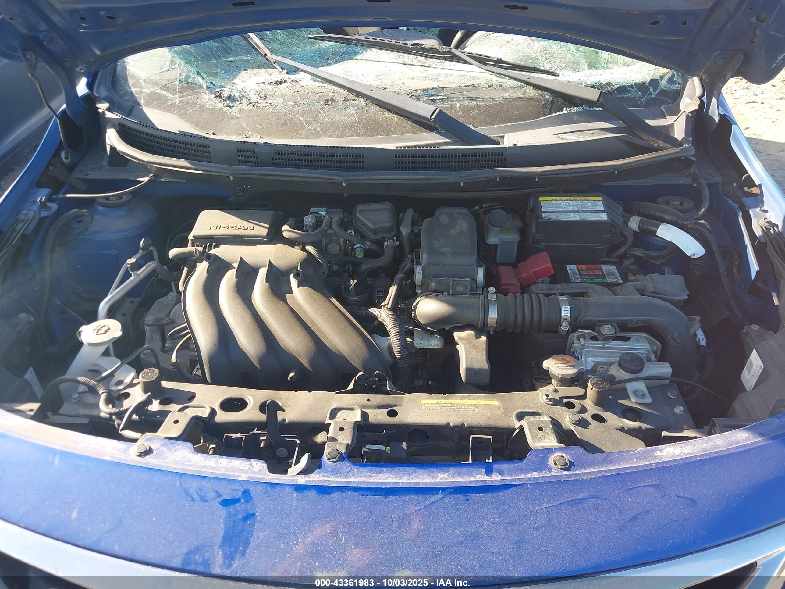 NISSAN VERSA image 10