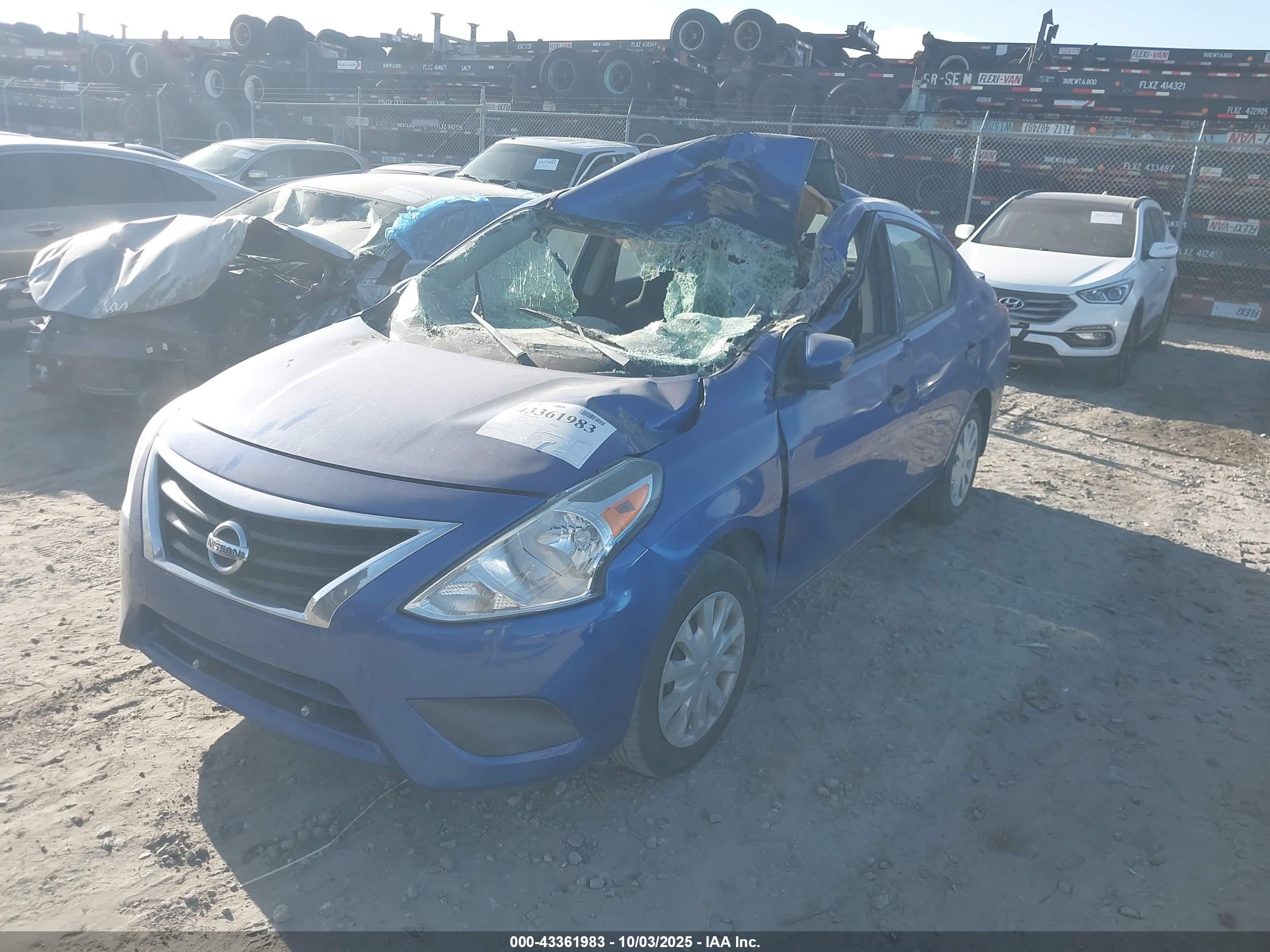 NISSAN VERSA image 2