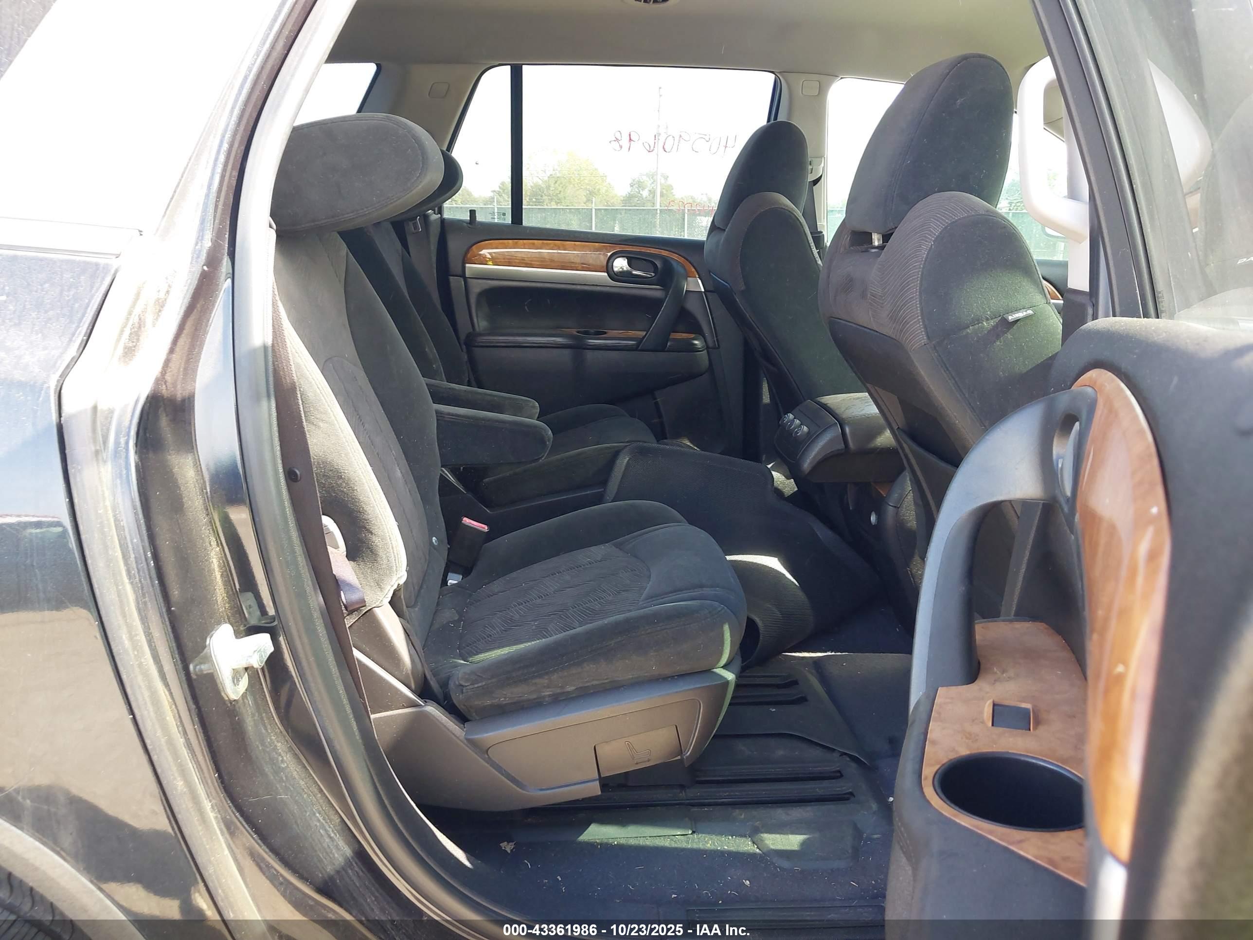 BUICK ENCLAVE image 8