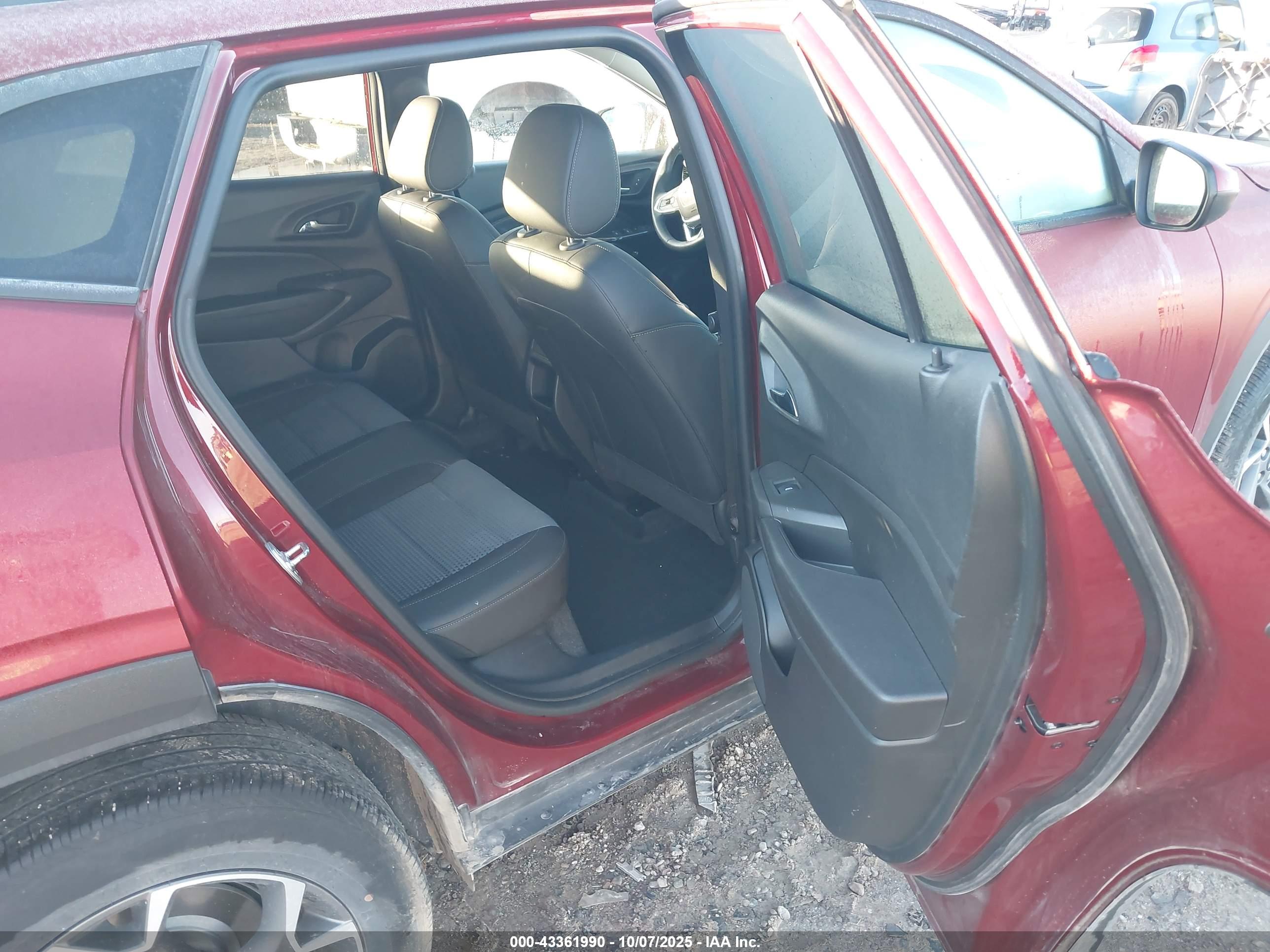 CHEVROLET TRAX image 8
