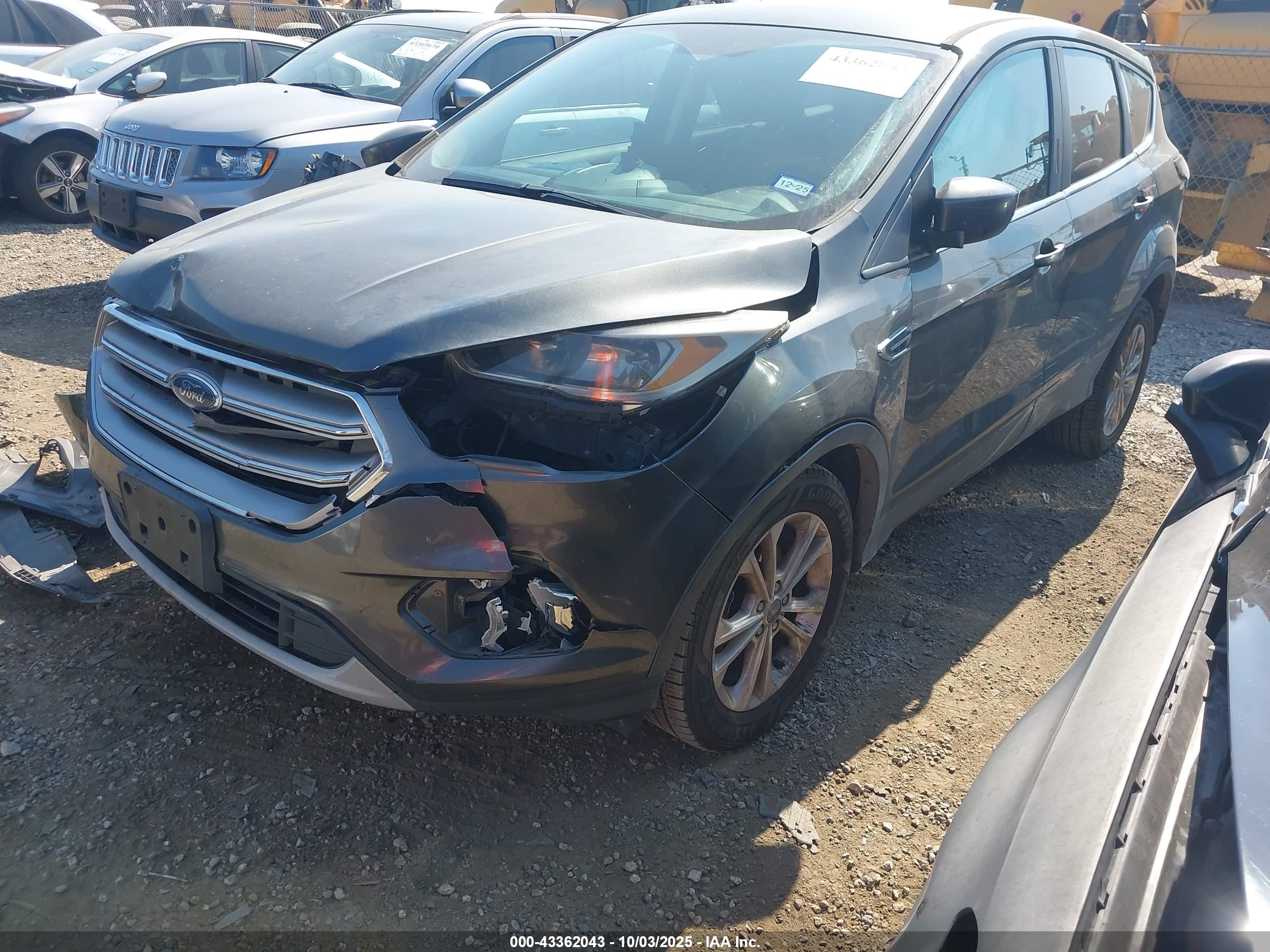 FORD ESCAPE image 2