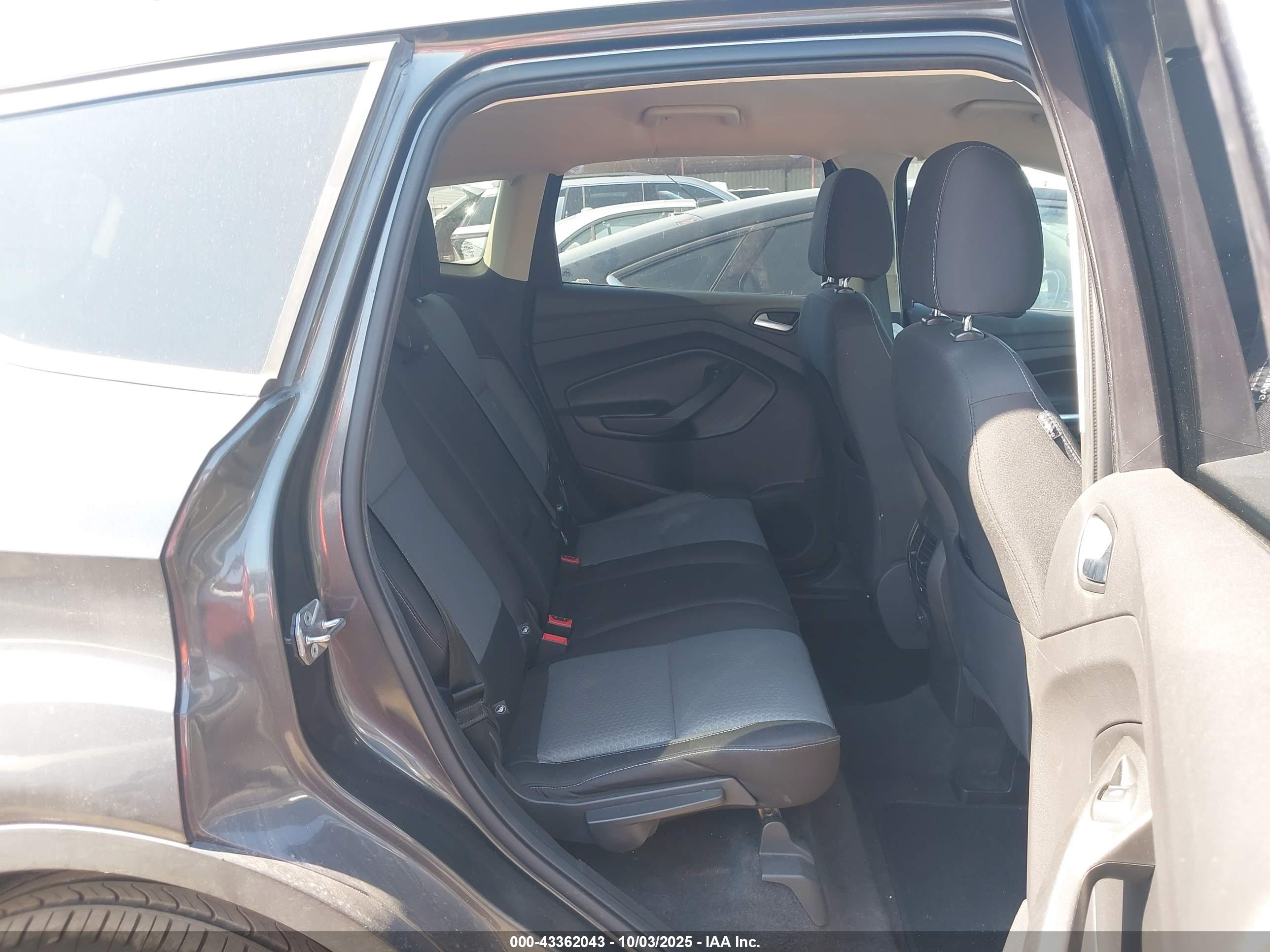 FORD ESCAPE image 8