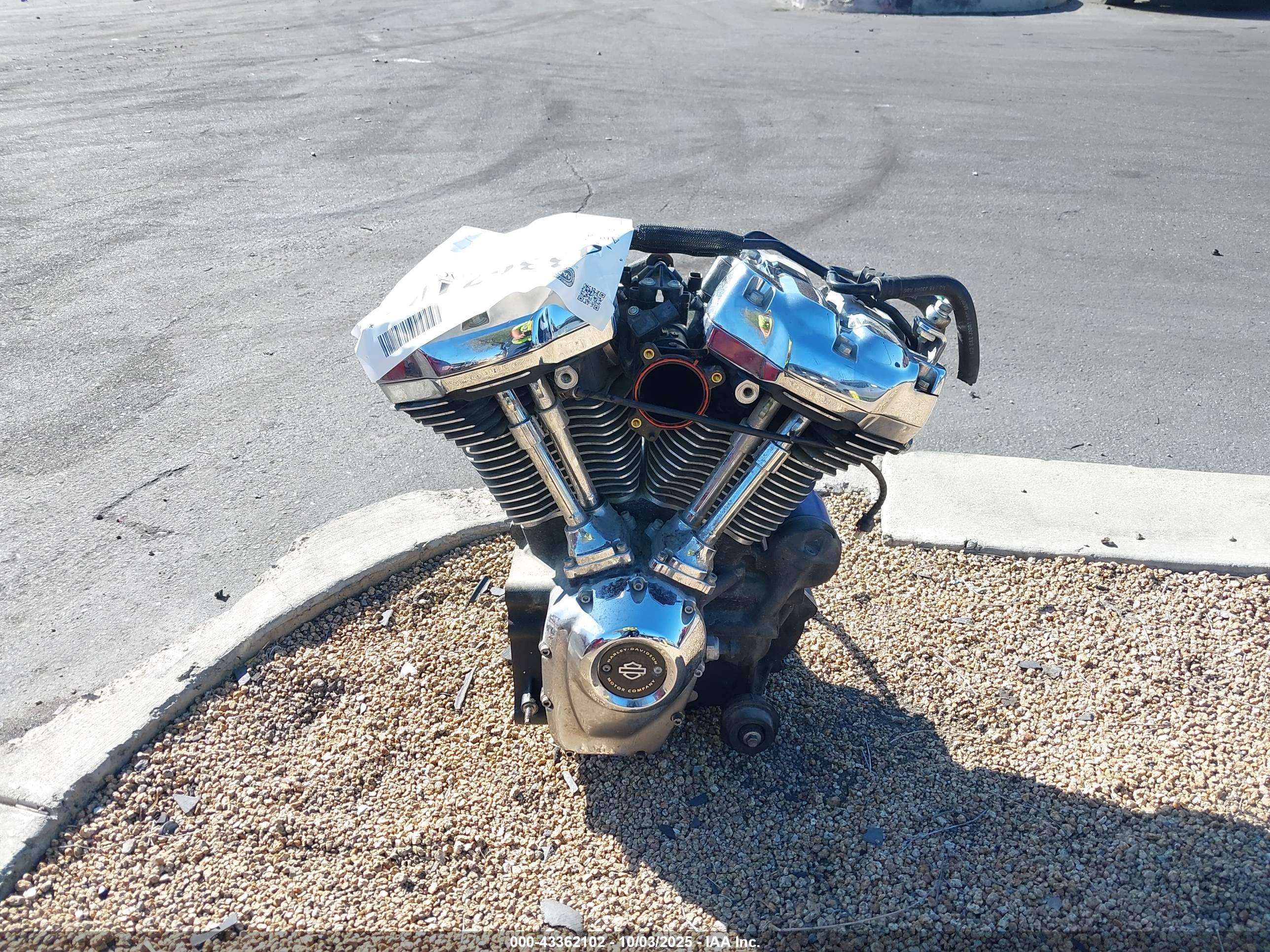 HARLEY-DAVIDSON FLTRU image 7