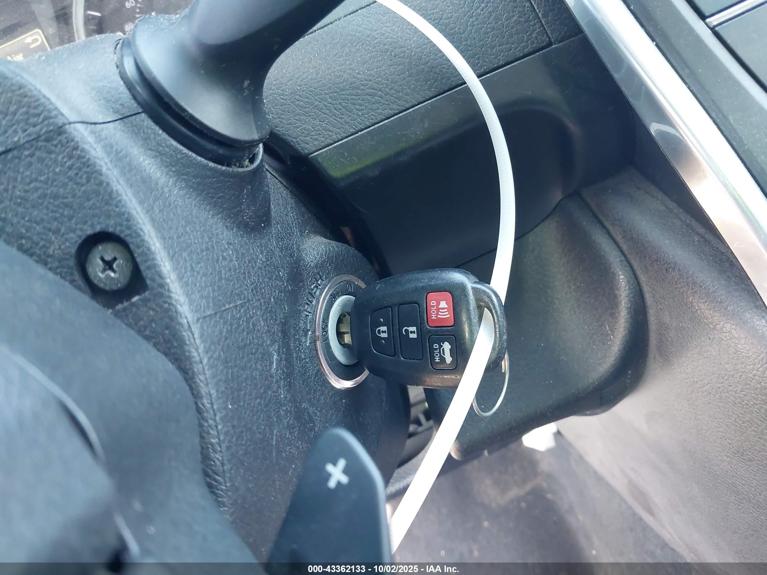 TOYOTA CAMRY image 11