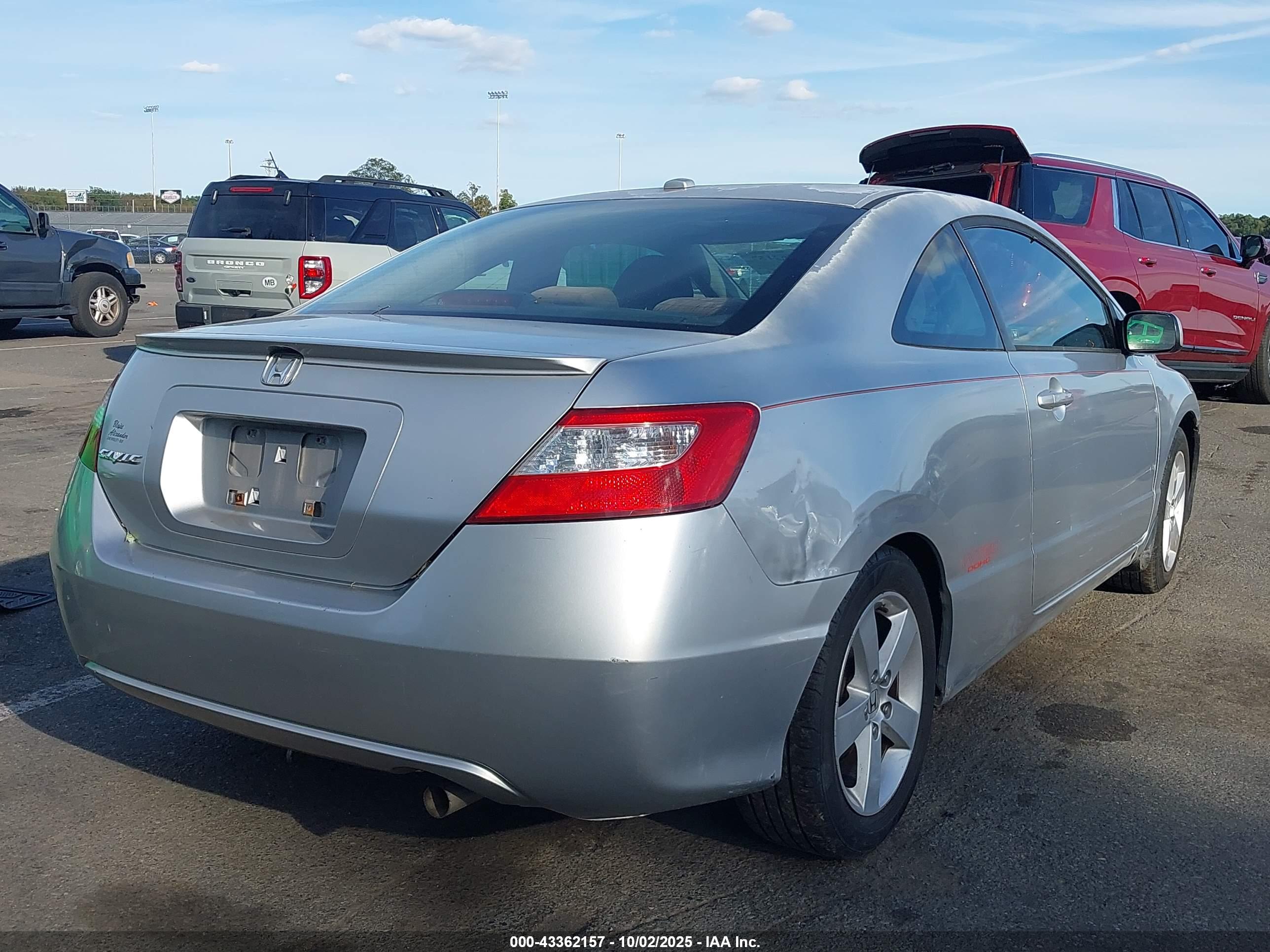 HONDA CIVIC image 4