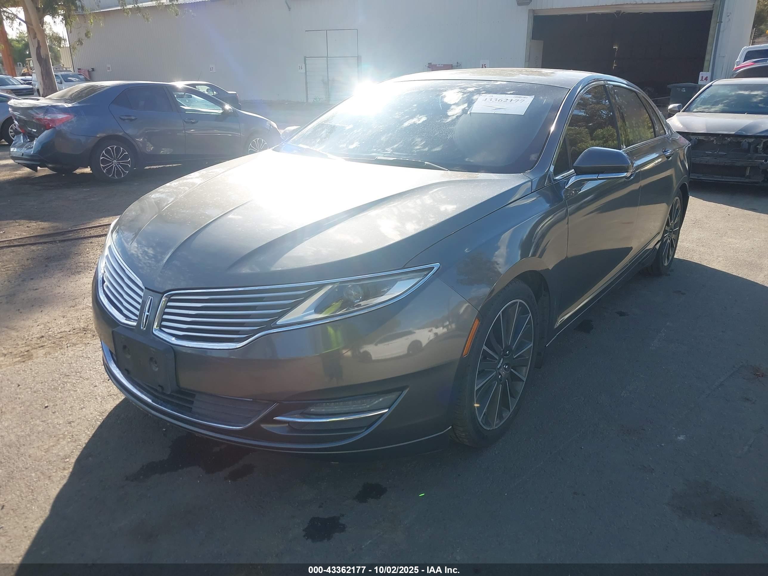 LINCOLN MKZ image 2
