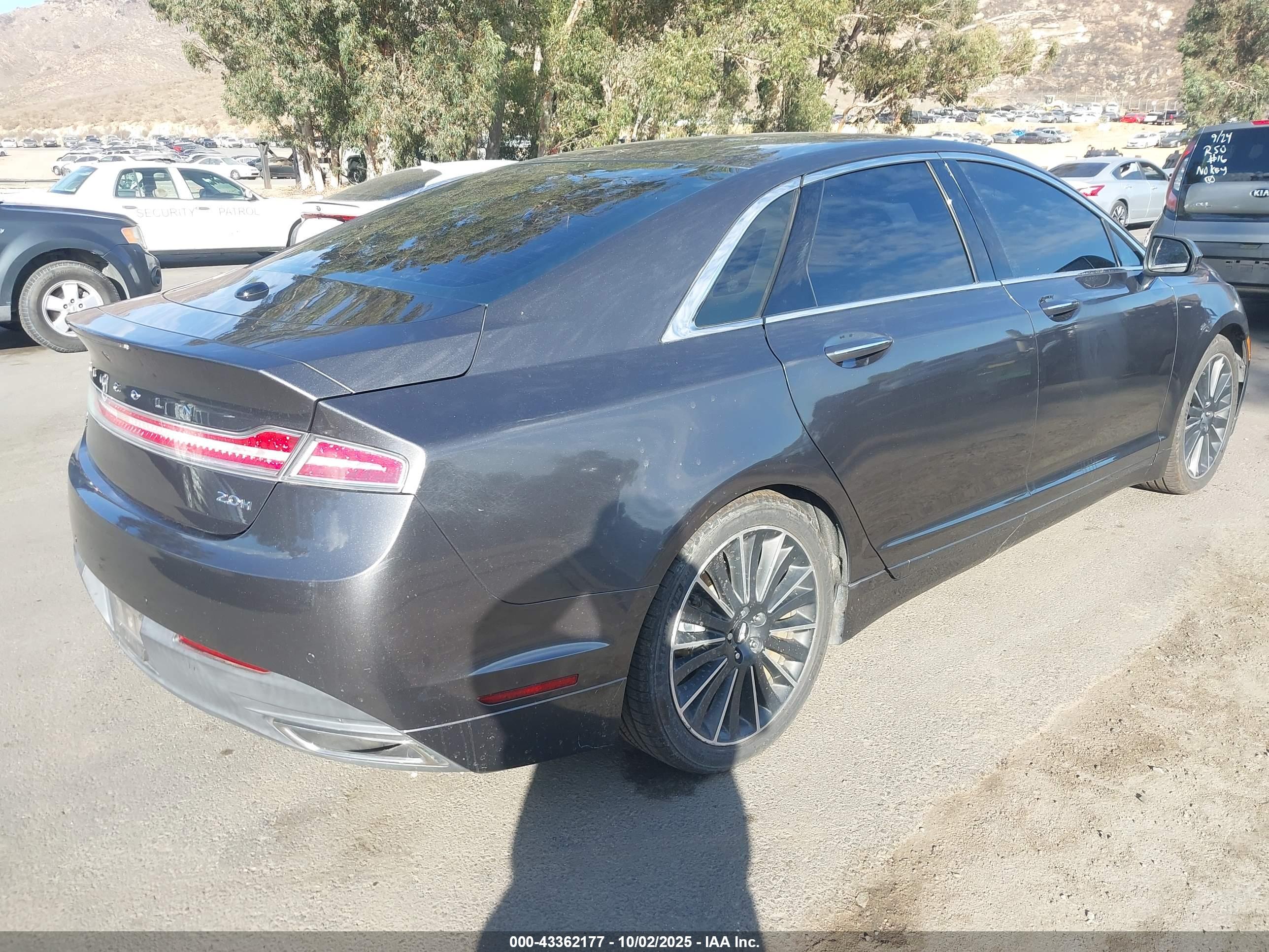 LINCOLN MKZ image 4