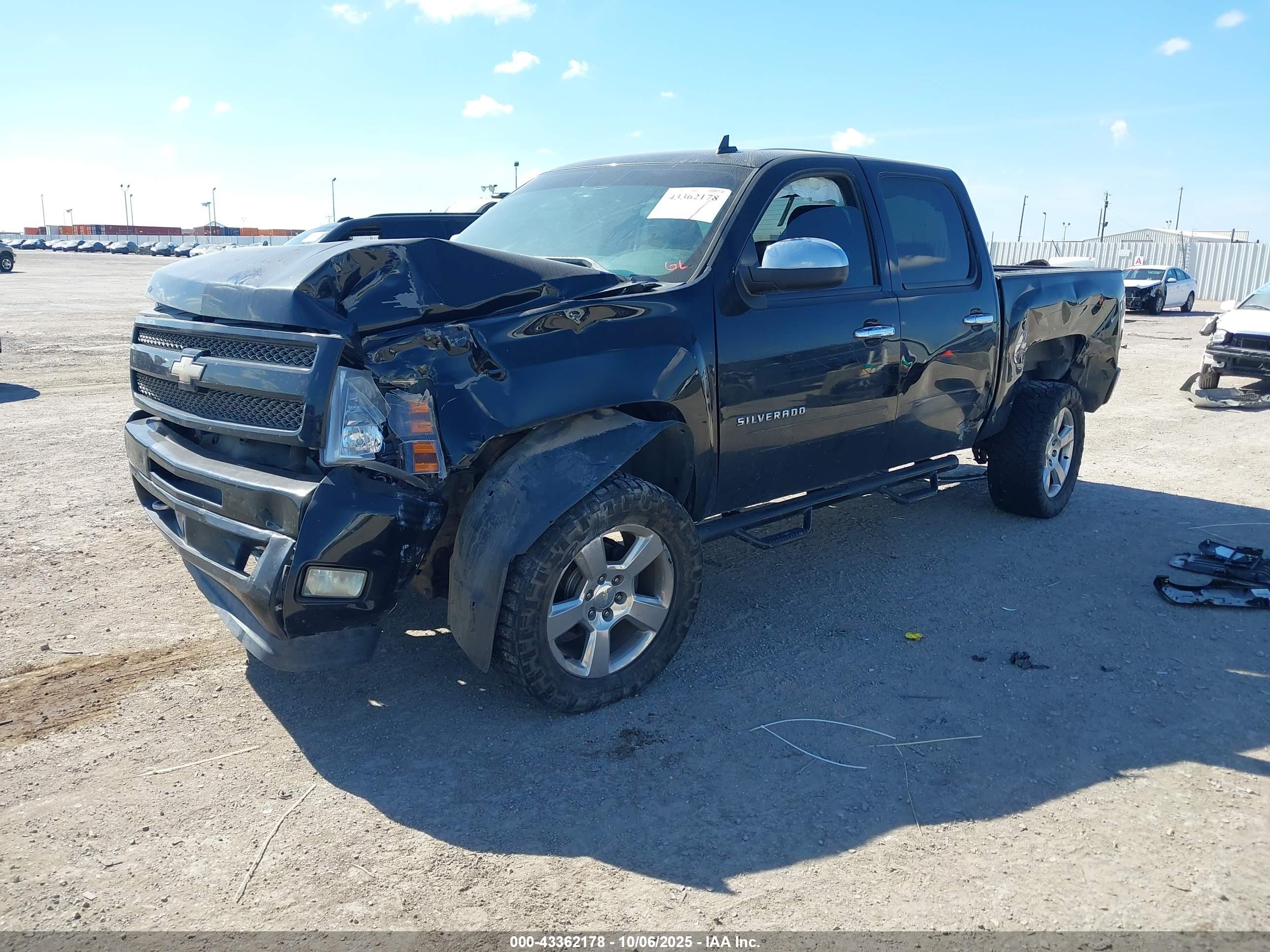CHEVROLET SILVERADO image 2
