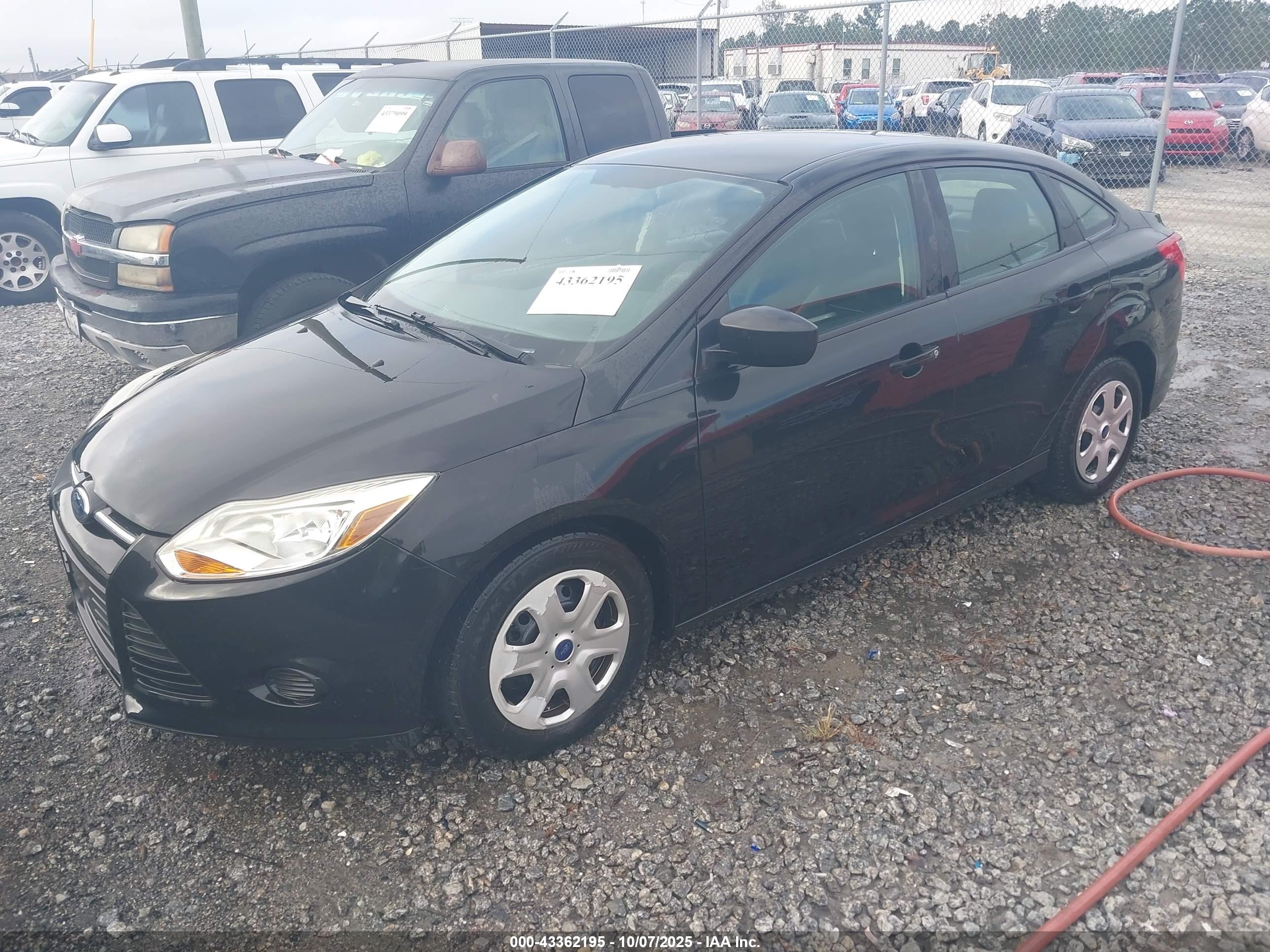FORD FOCUS image 2