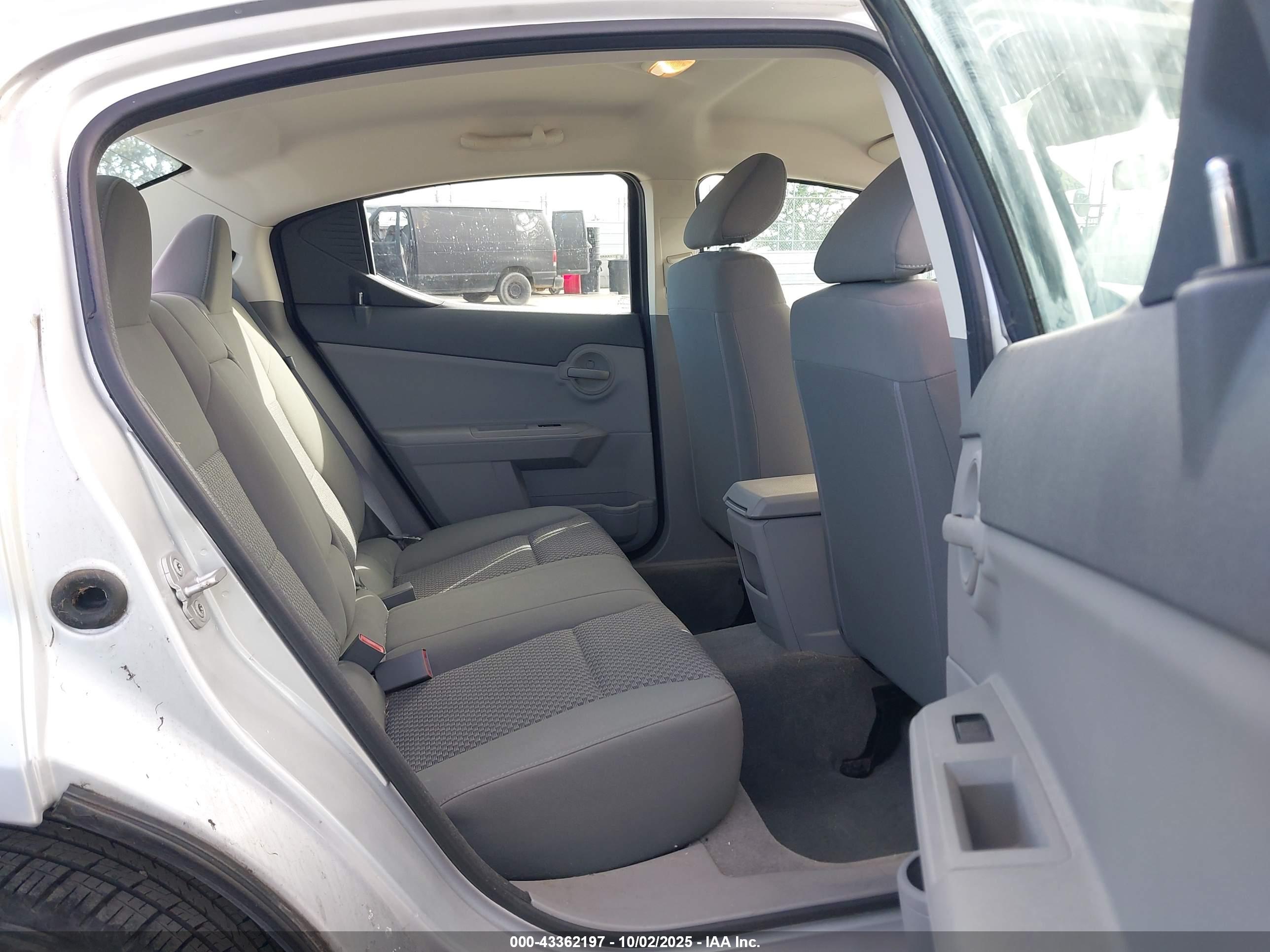 DODGE AVENGER image 8