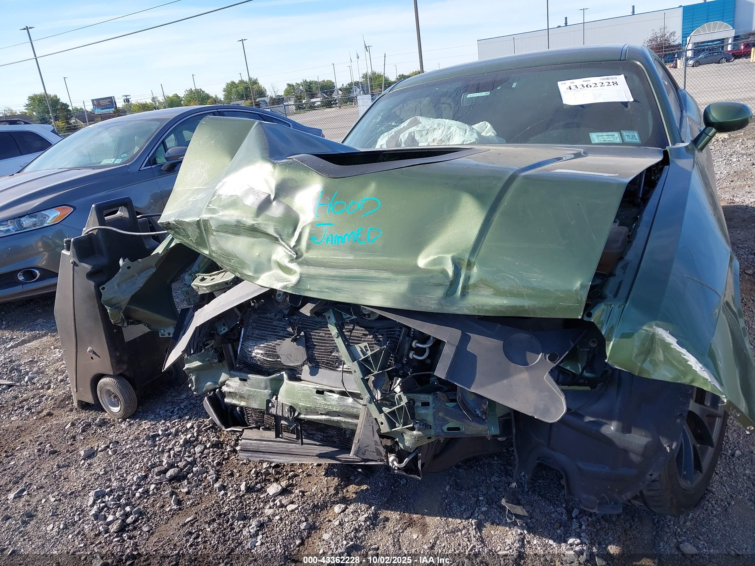 DODGE CHALLENGER image 6