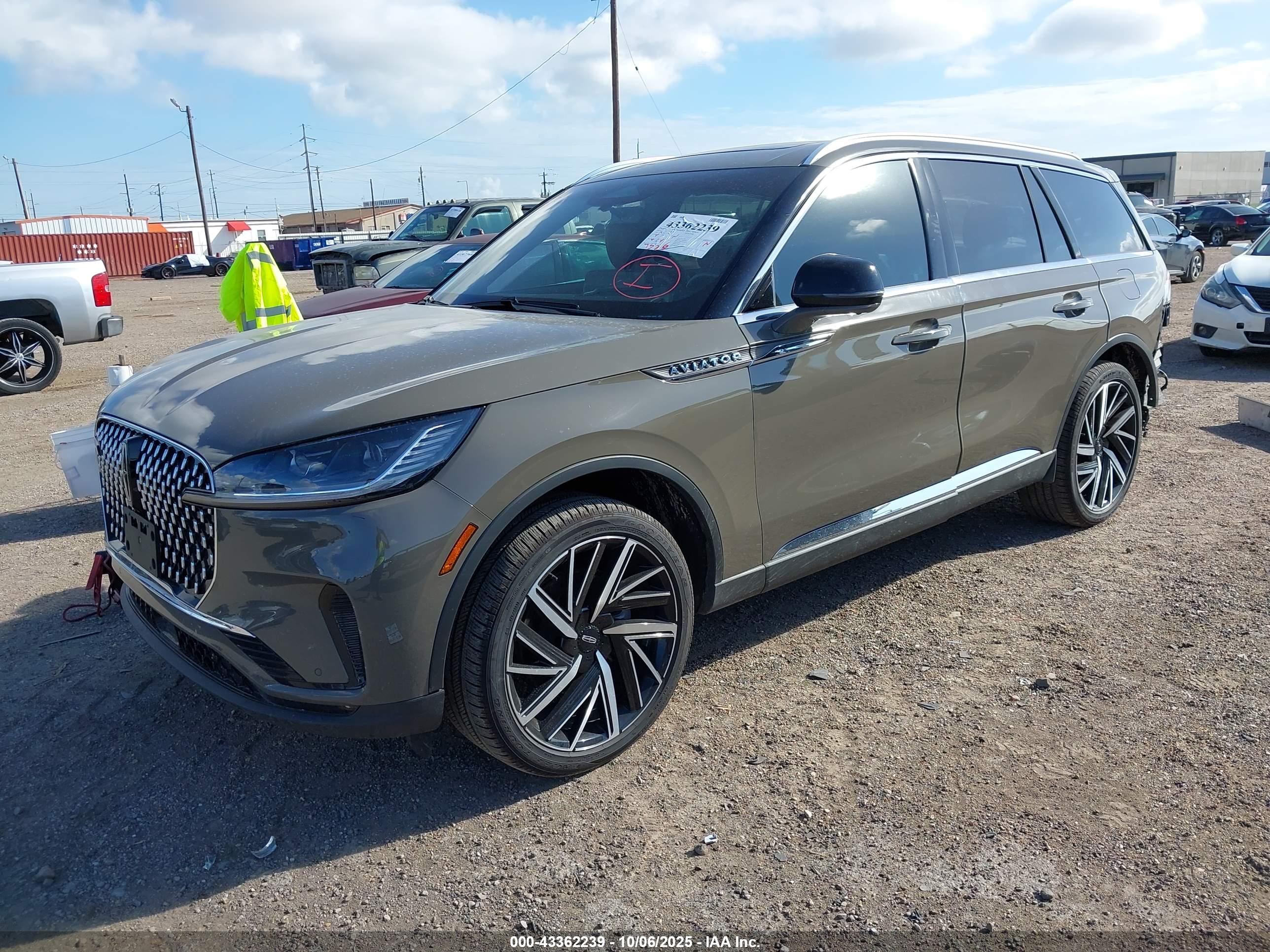 LINCOLN AVIATOR image 2