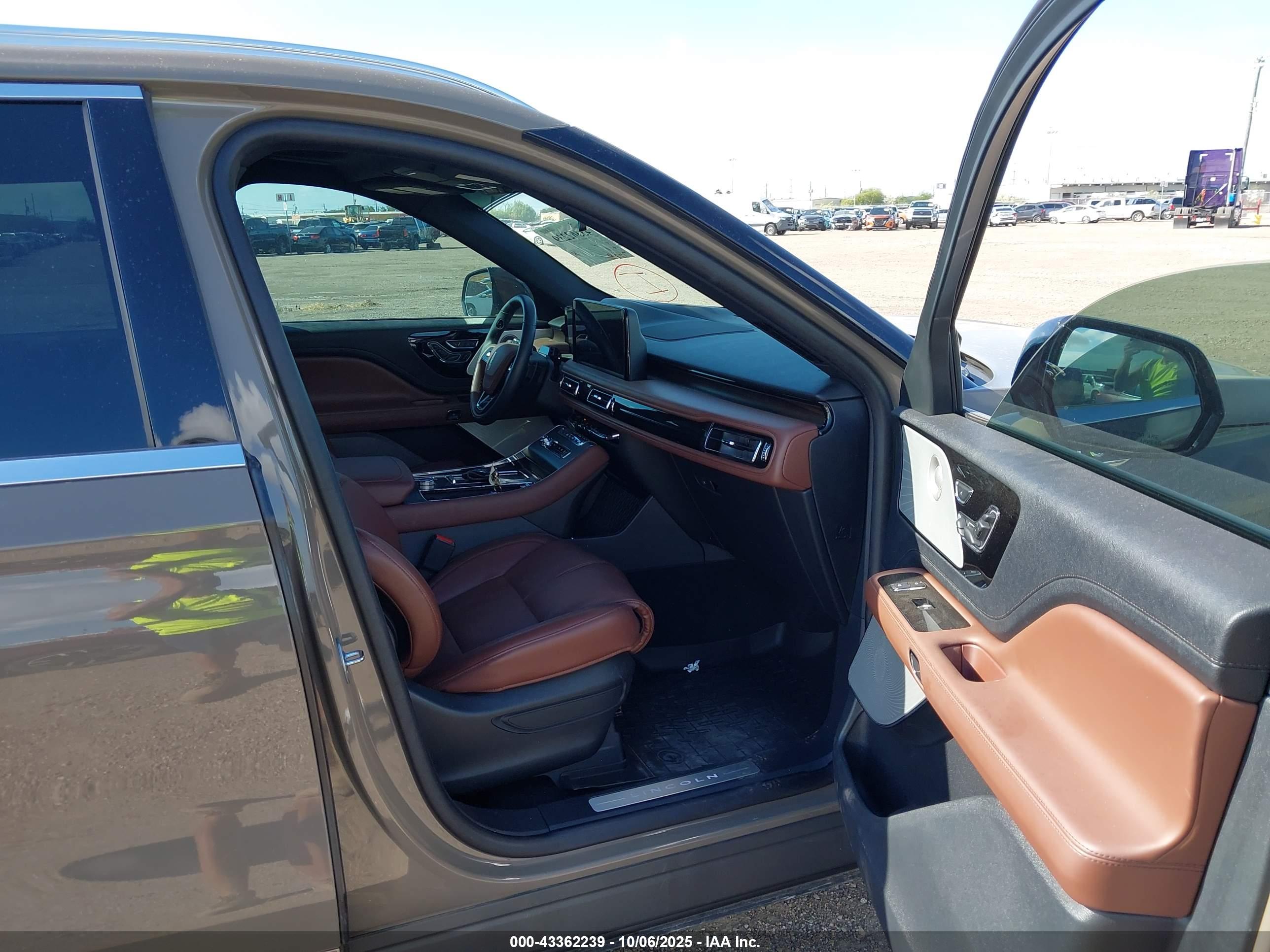 LINCOLN AVIATOR image 5