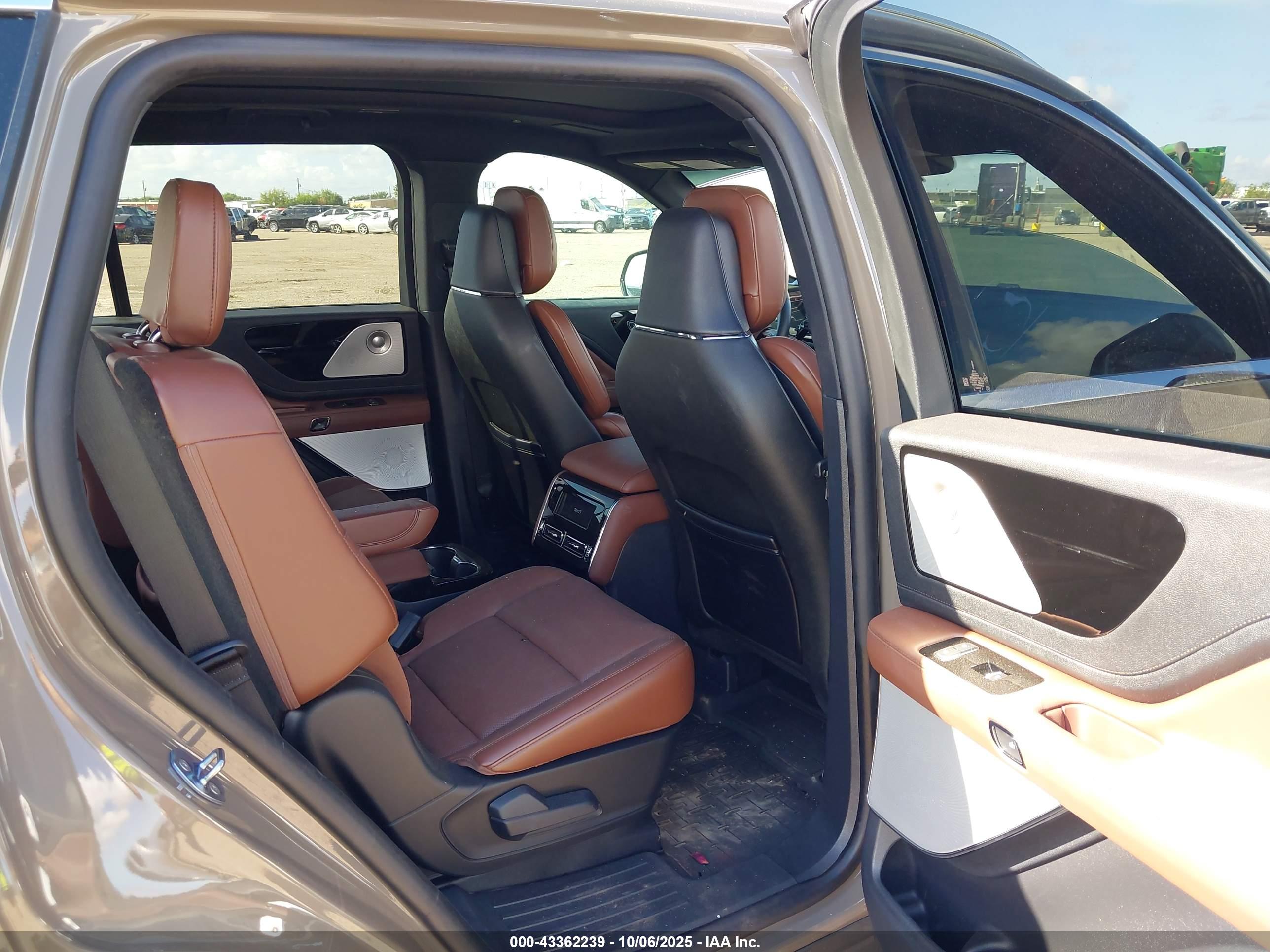 LINCOLN AVIATOR image 8