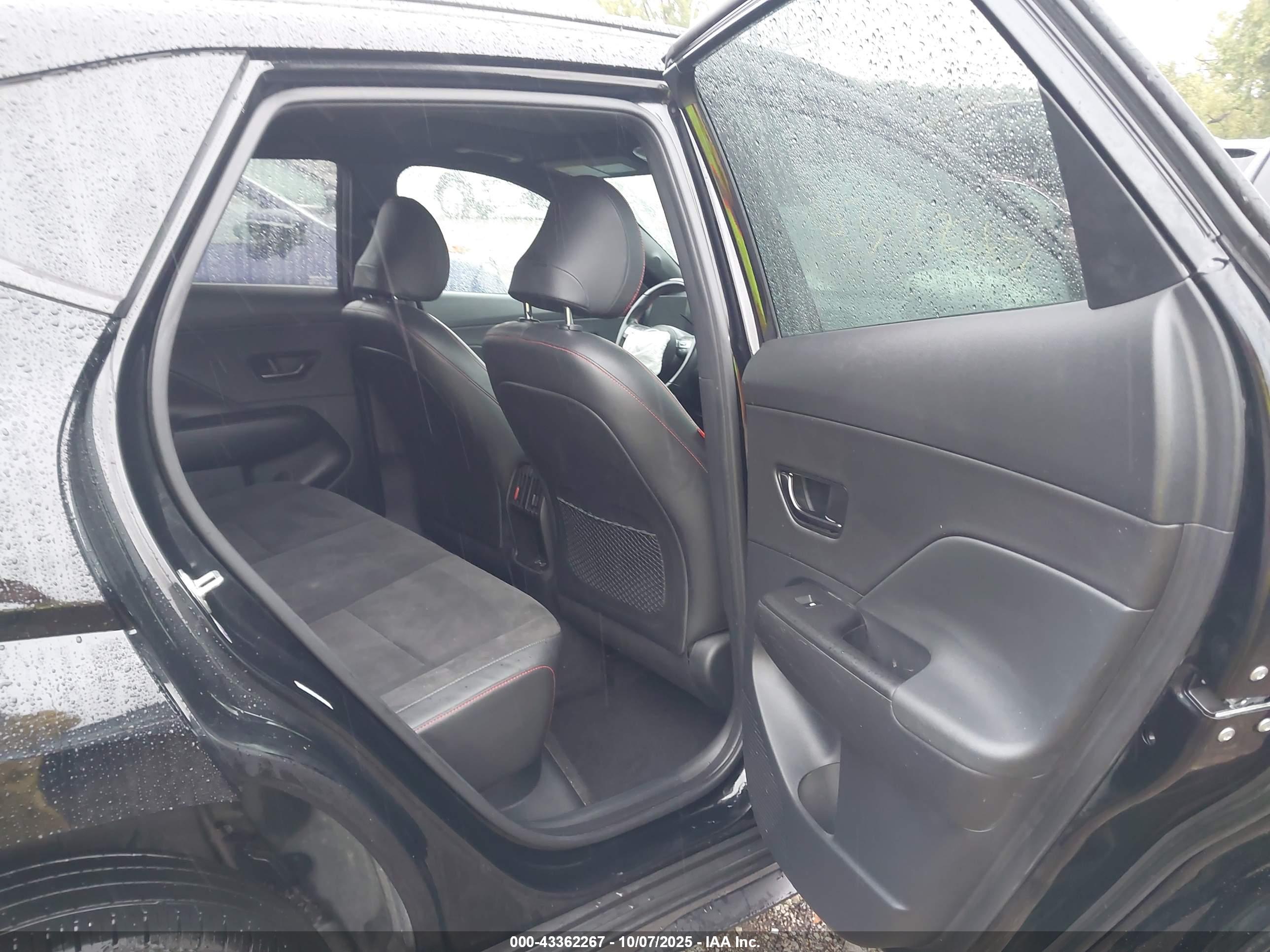 HYUNDAI KONA image 8