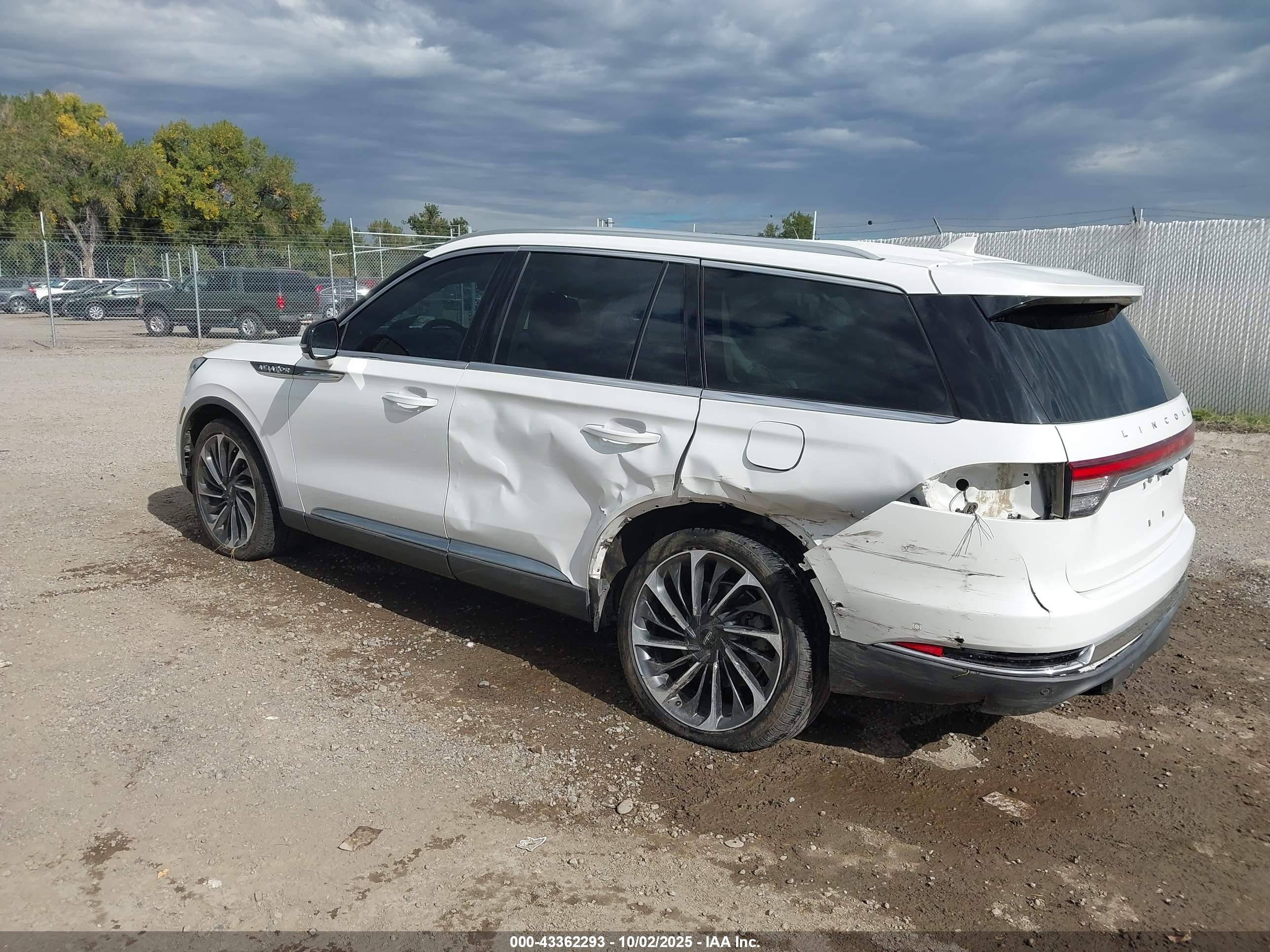 LINCOLN AVIATOR image 3