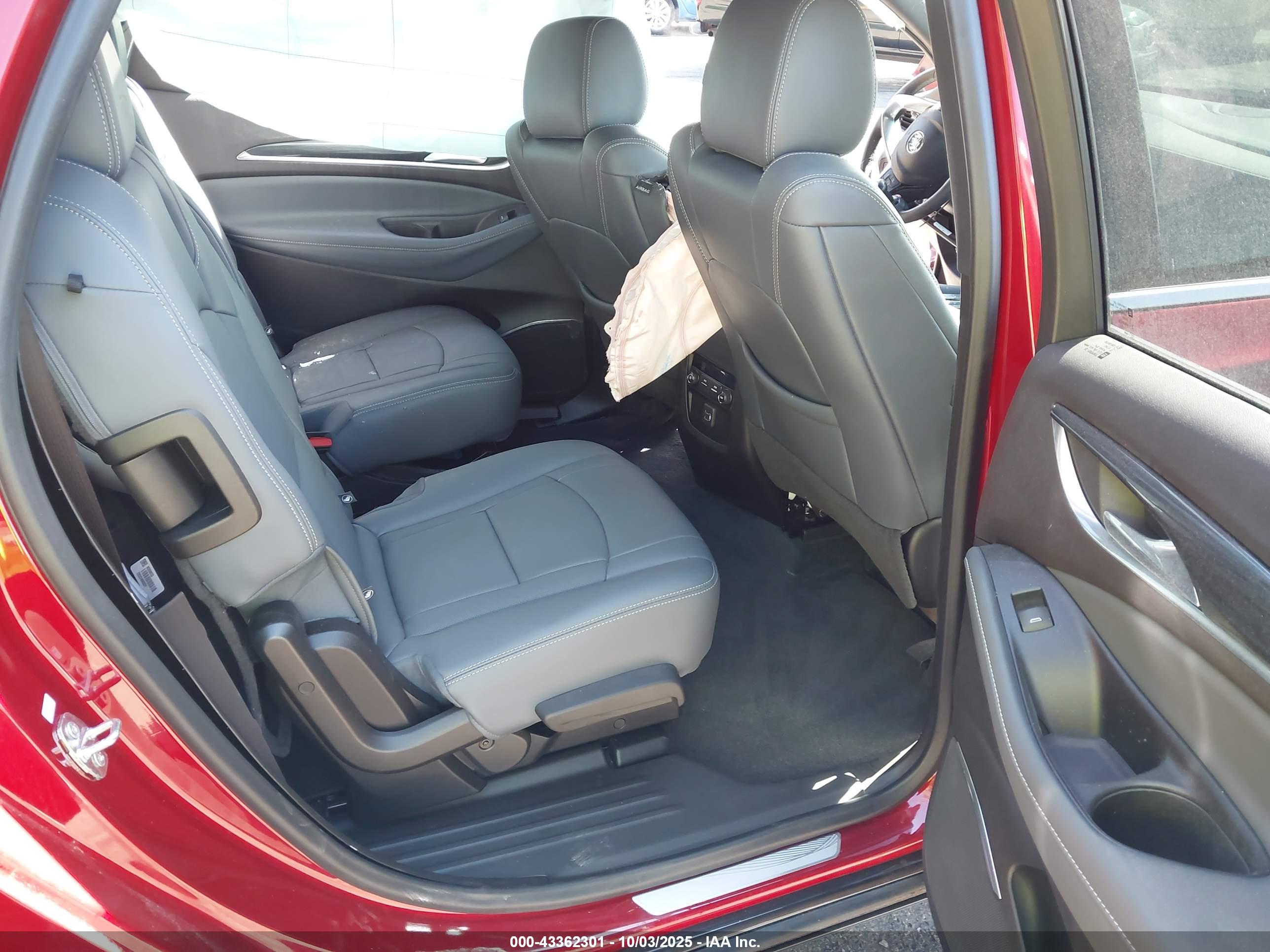 BUICK ENCLAVE image 8