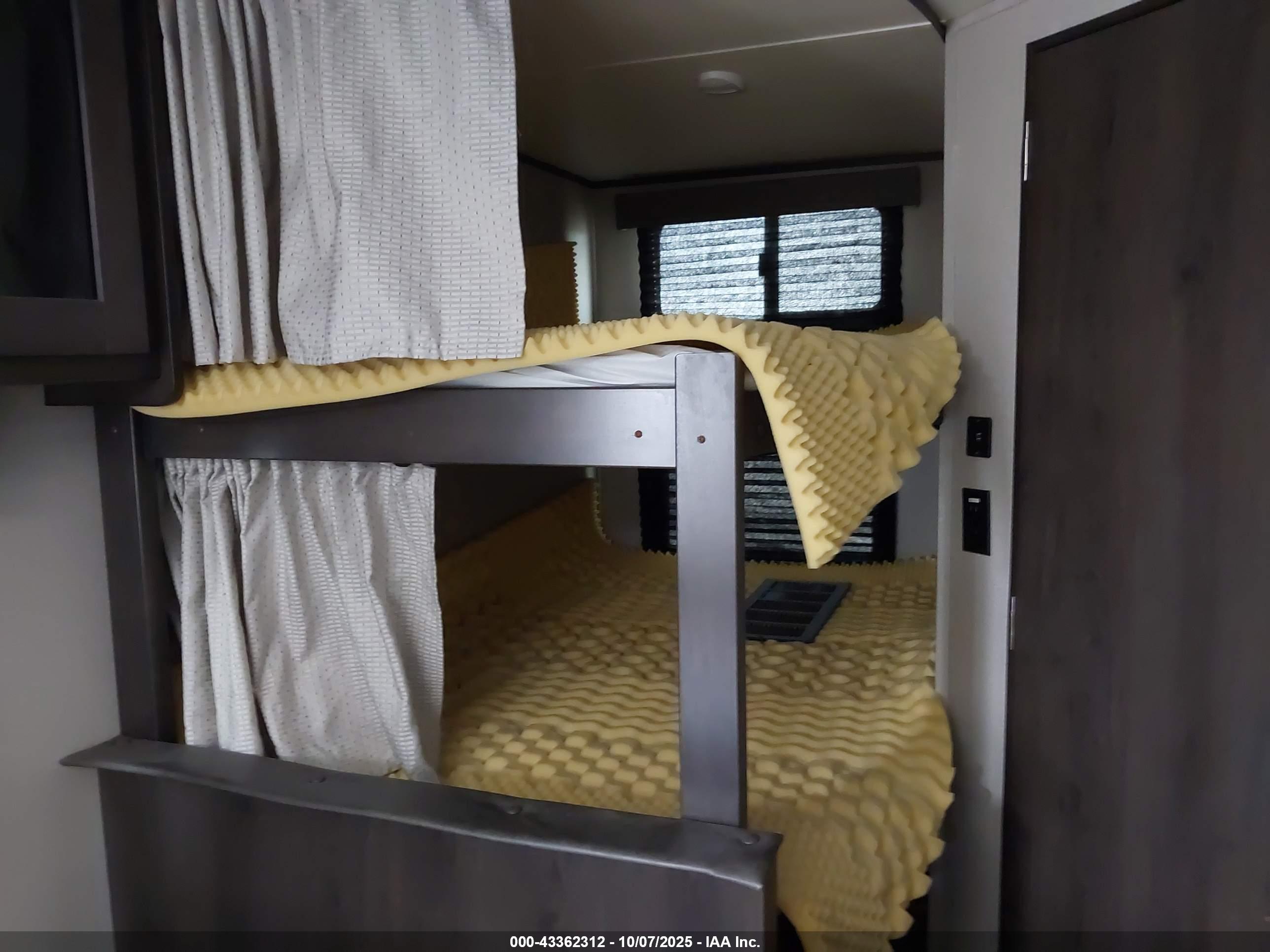 GRAND DESIGN image 8