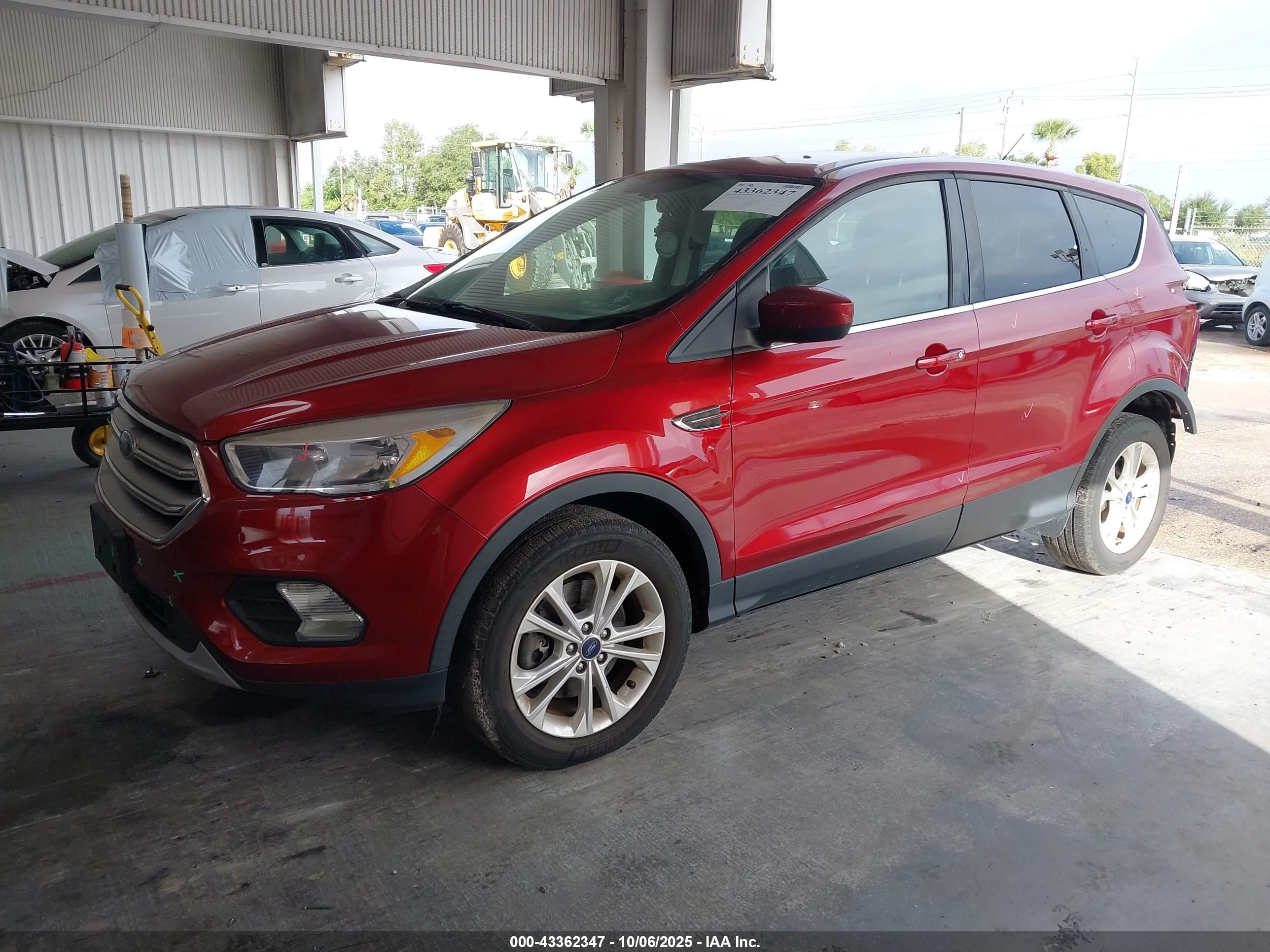 FORD ESCAPE image 2