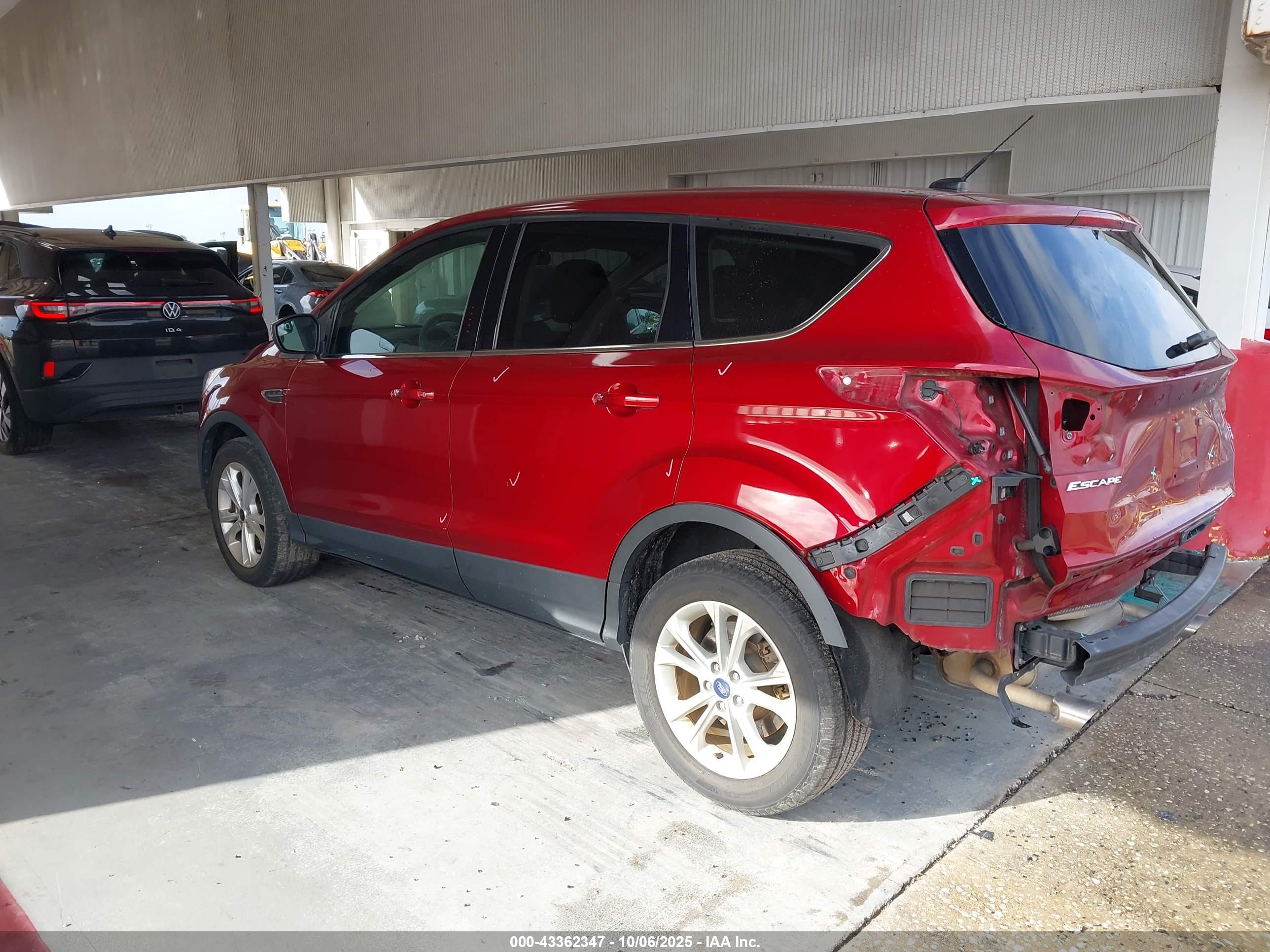 FORD ESCAPE image 3