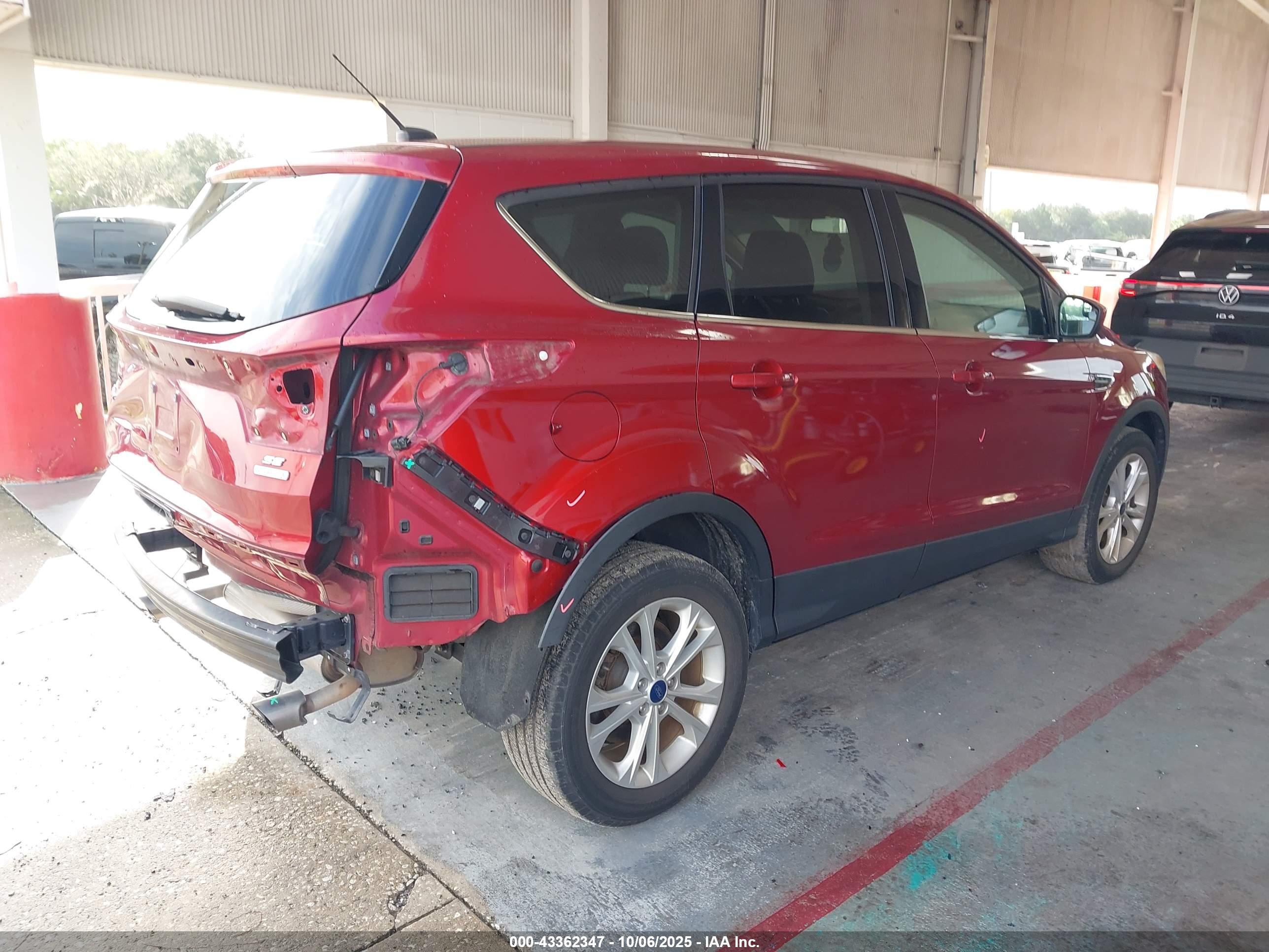 FORD ESCAPE image 4