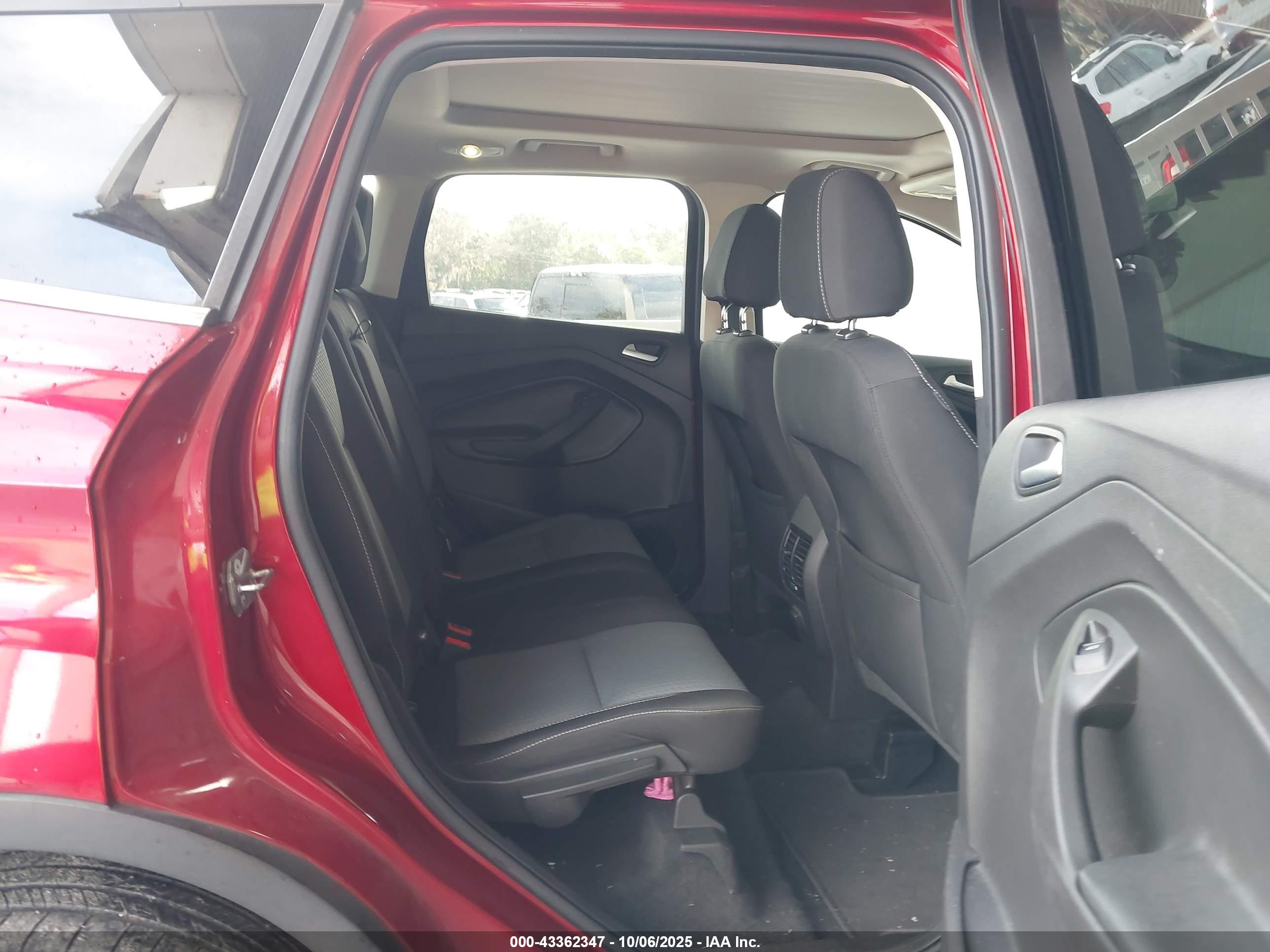 FORD ESCAPE image 8