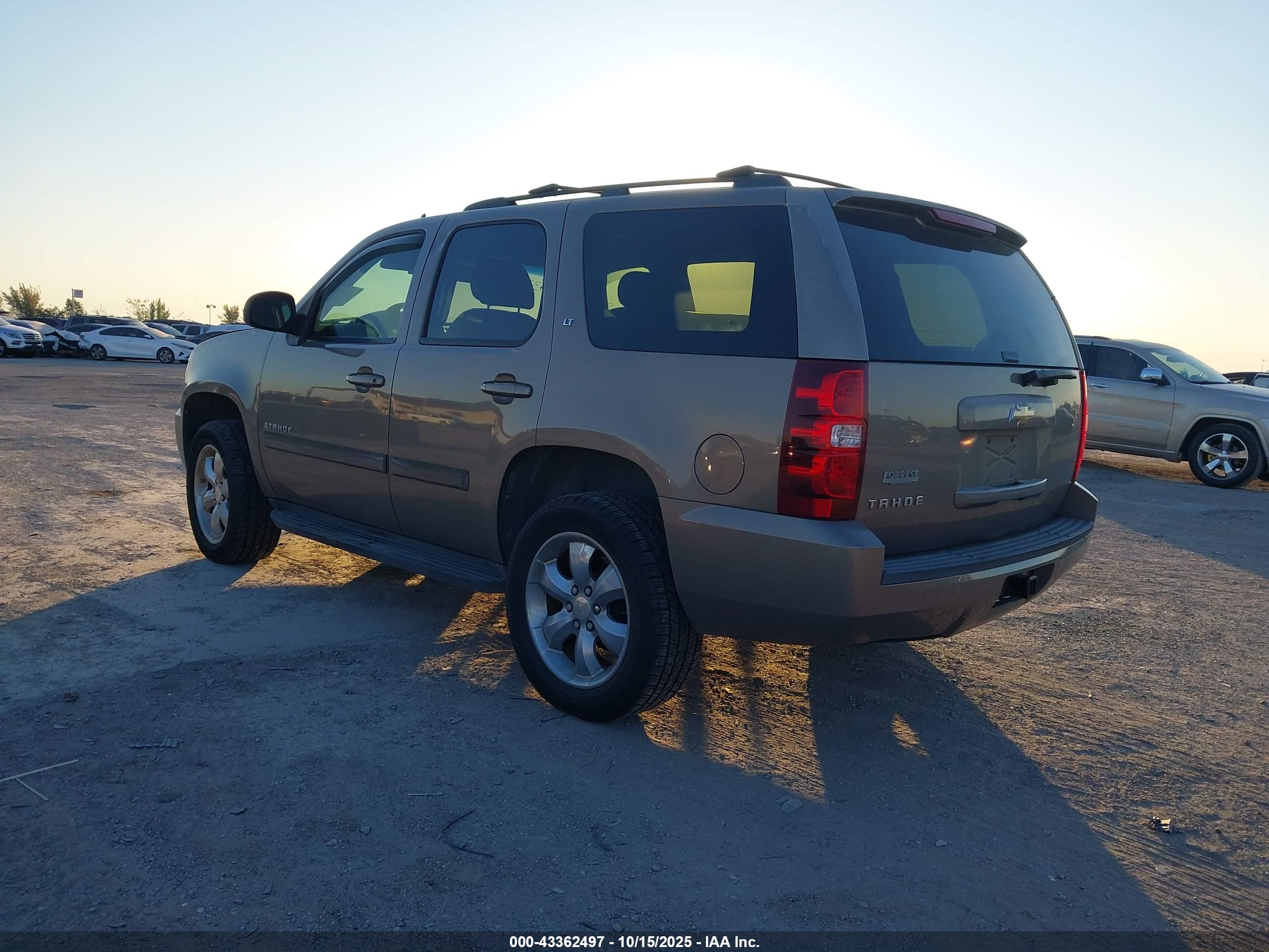 CHEVROLET TAHOE image 3