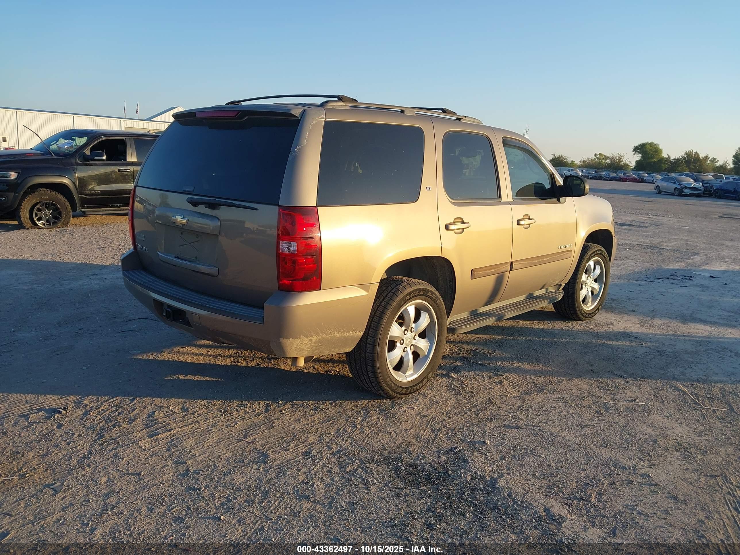 CHEVROLET TAHOE image 4