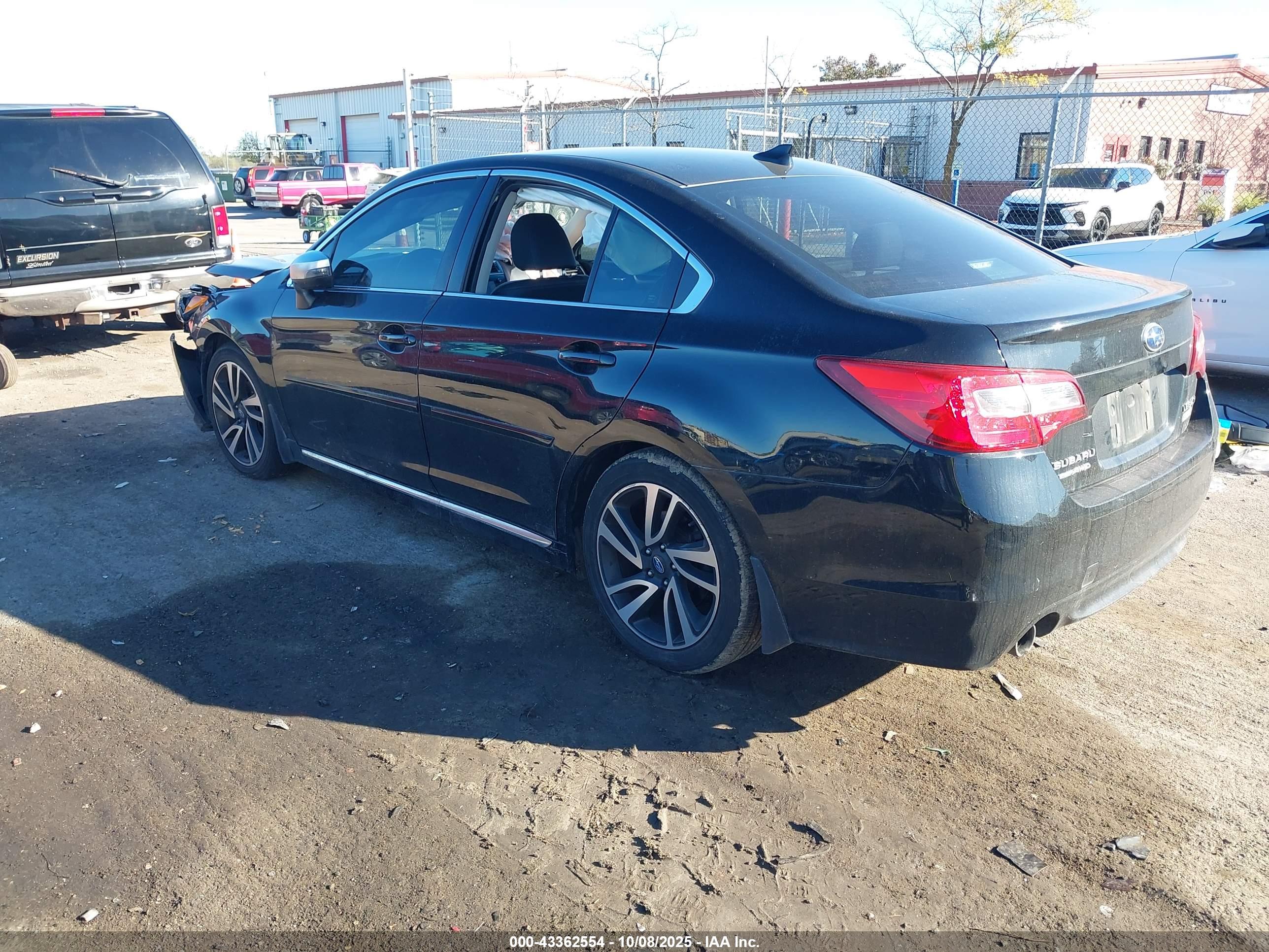 SUBARU LEGACY image 3