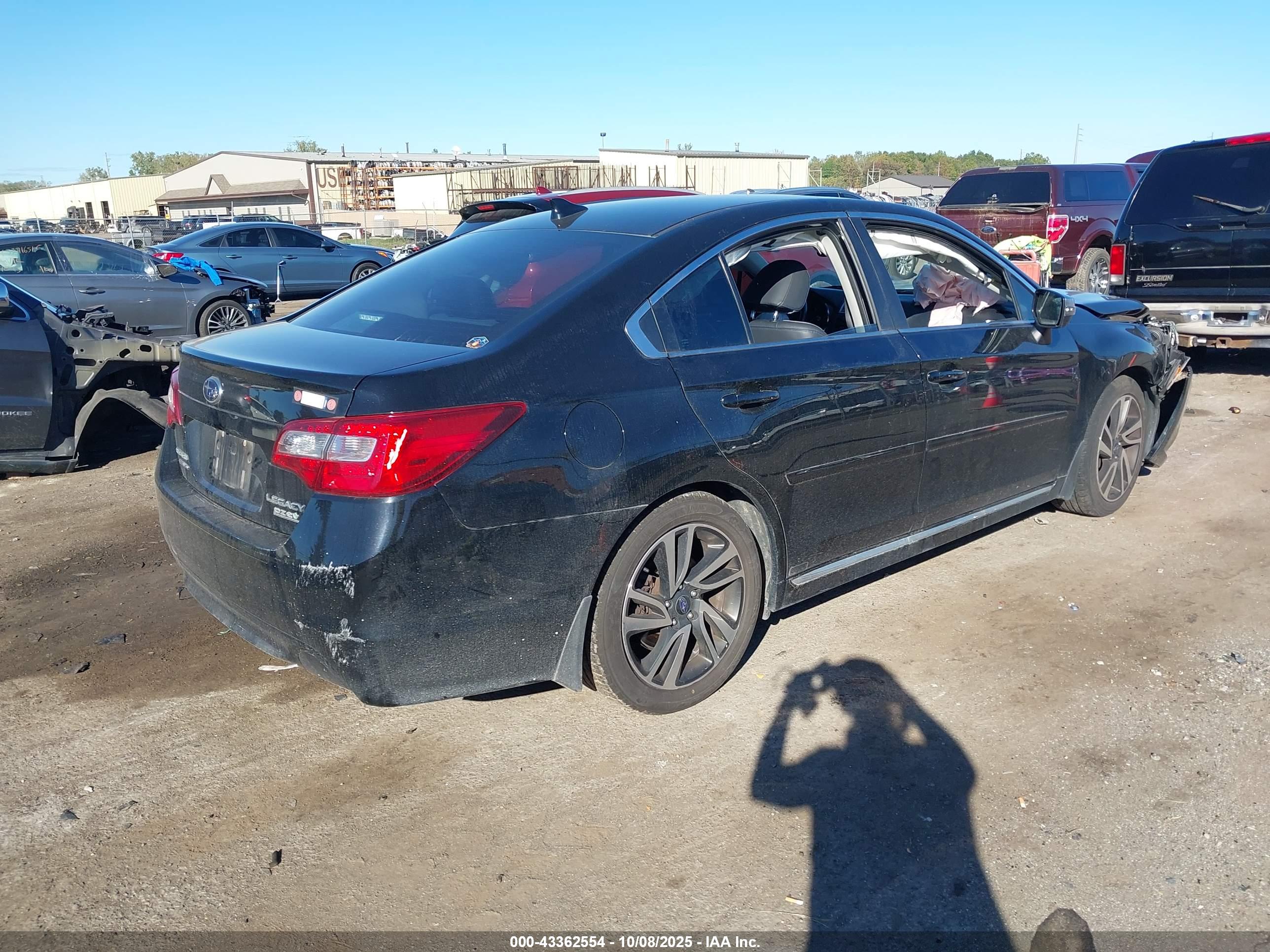 SUBARU LEGACY image 4