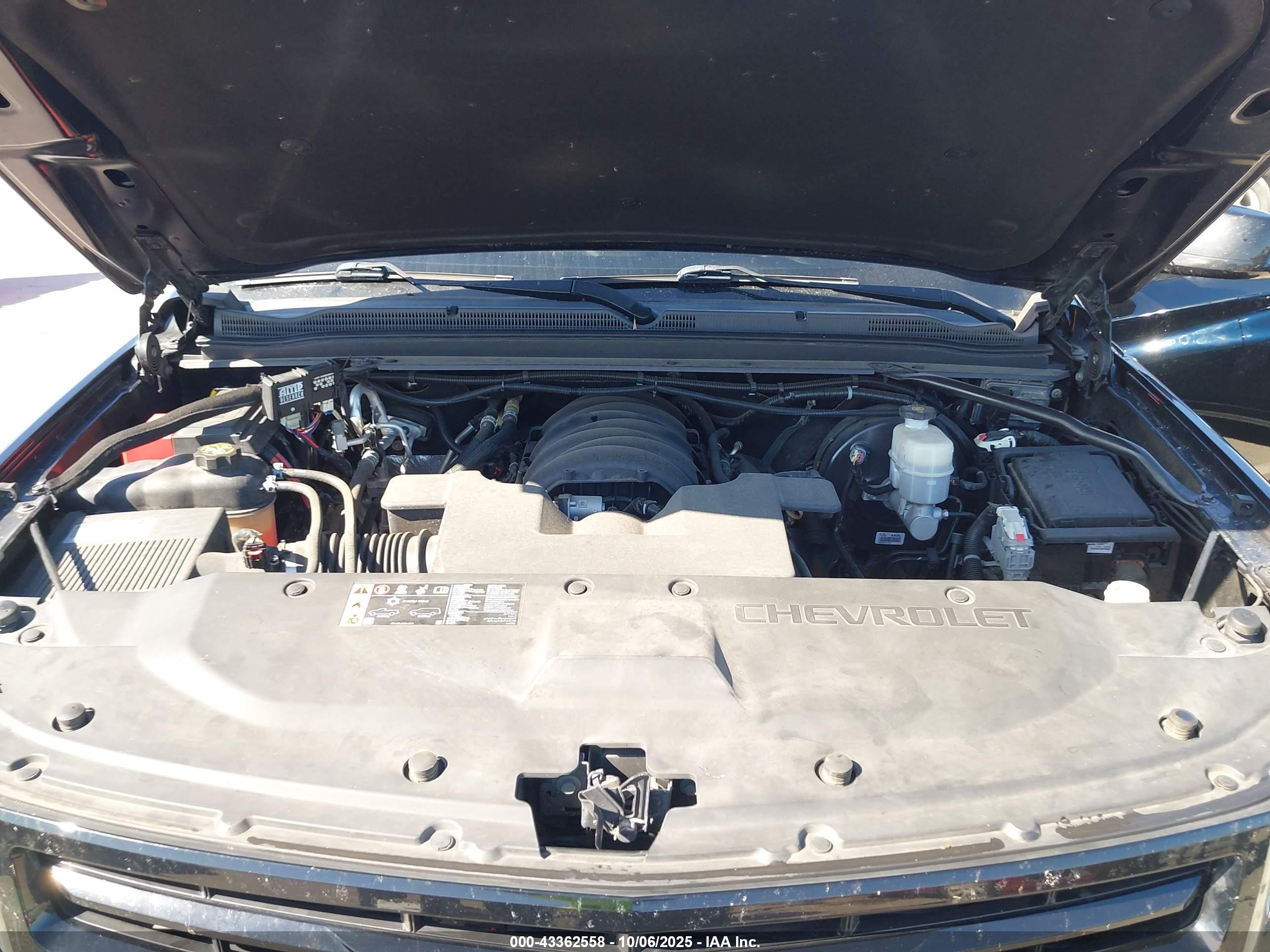 CHEVROLET TAHOE image 10