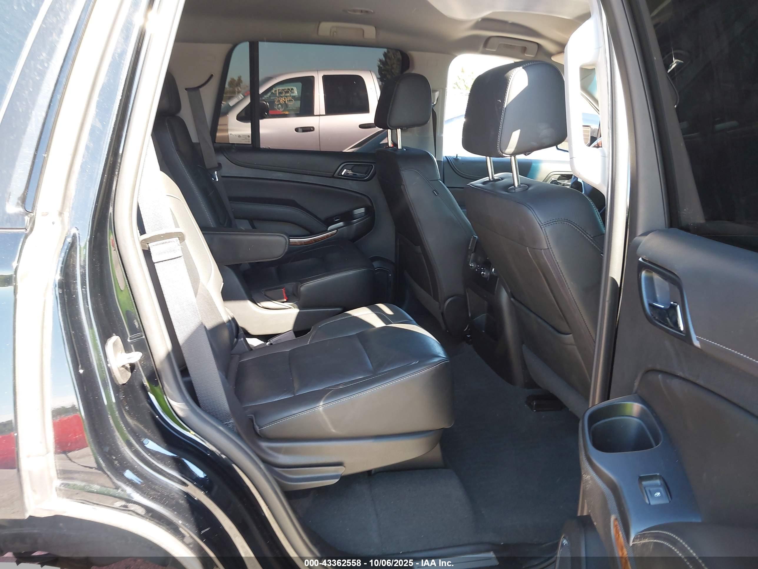 CHEVROLET TAHOE image 8