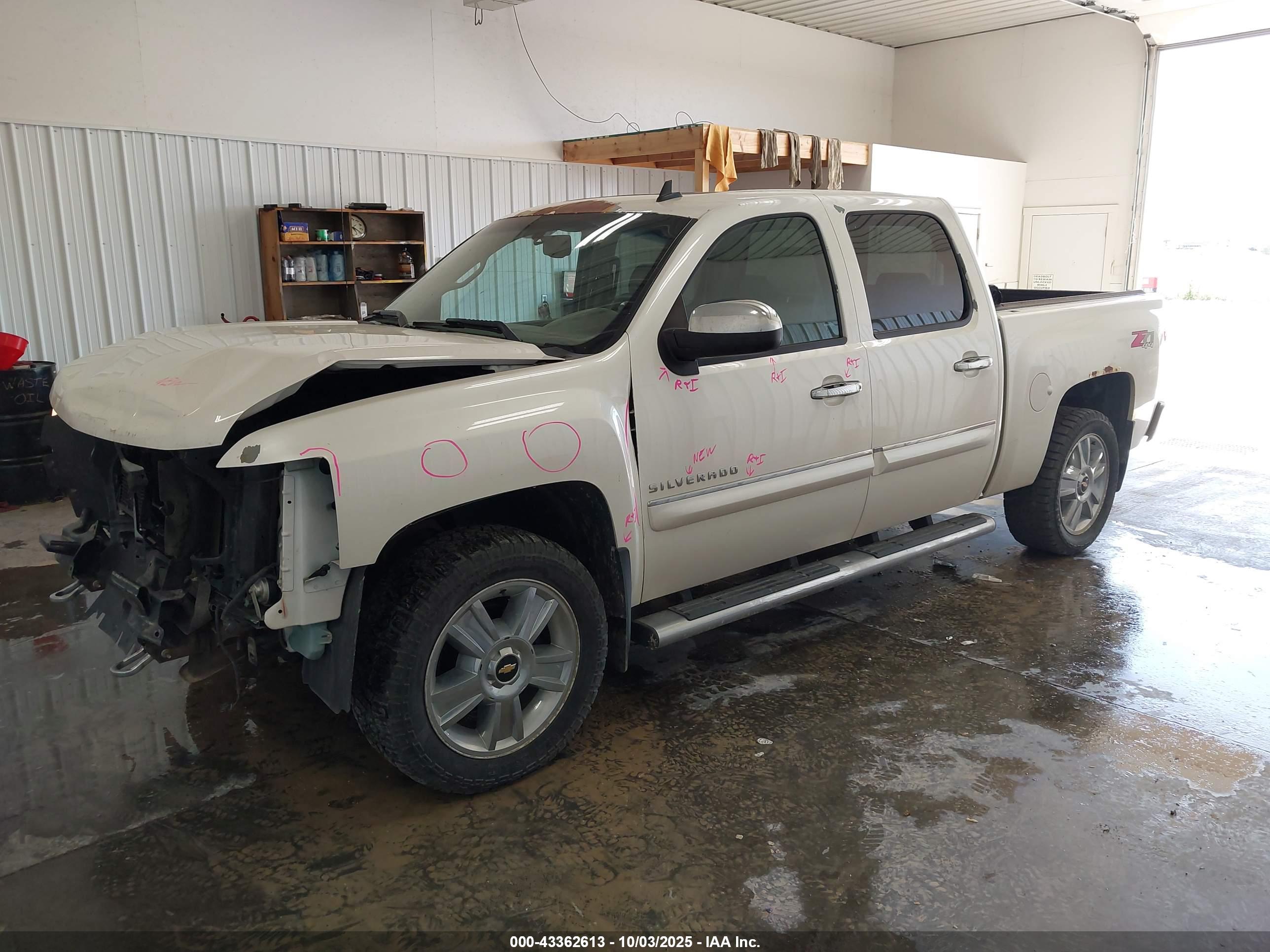 CHEVROLET SILVERADO image 2