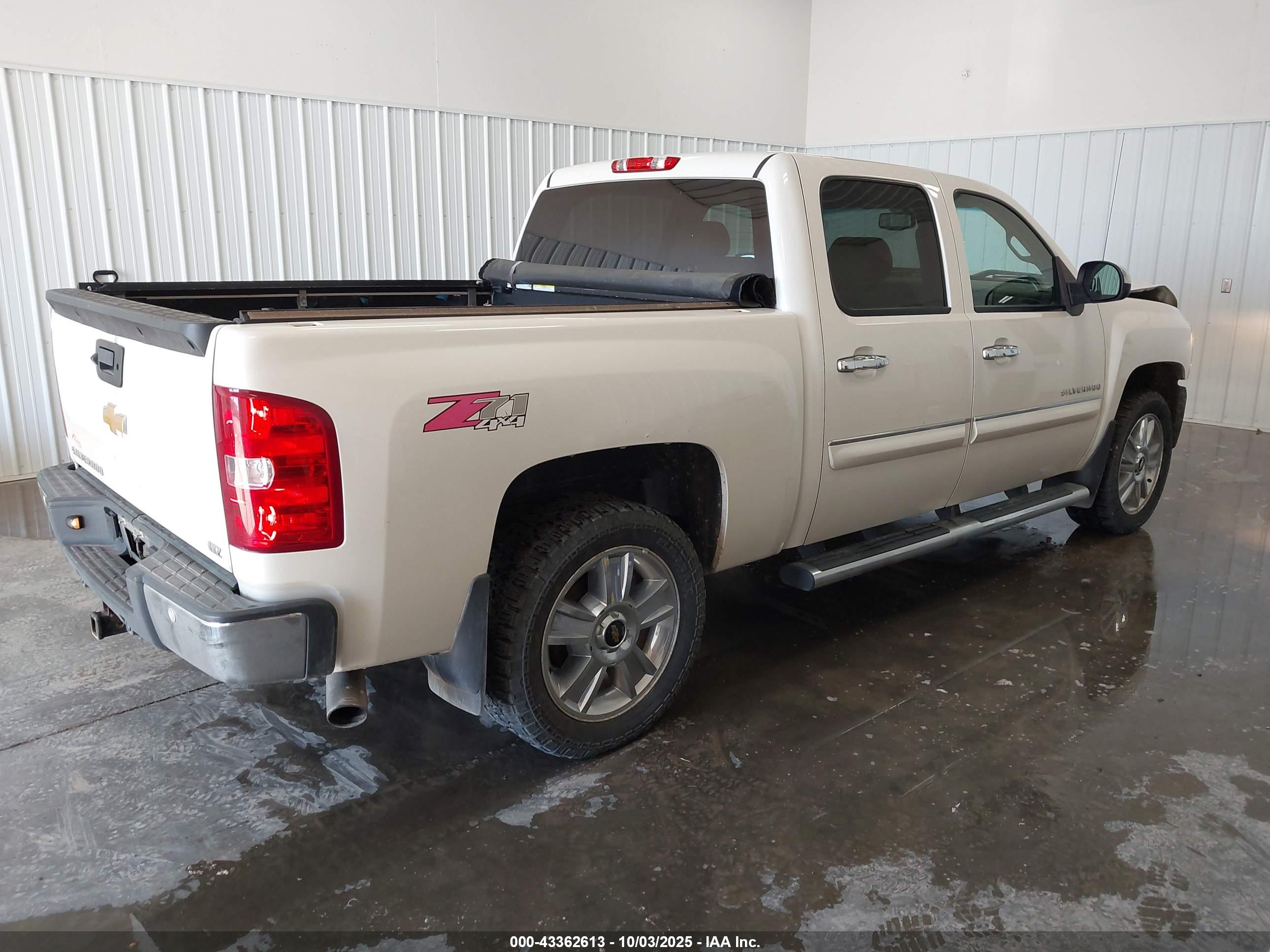 CHEVROLET SILVERADO image 4