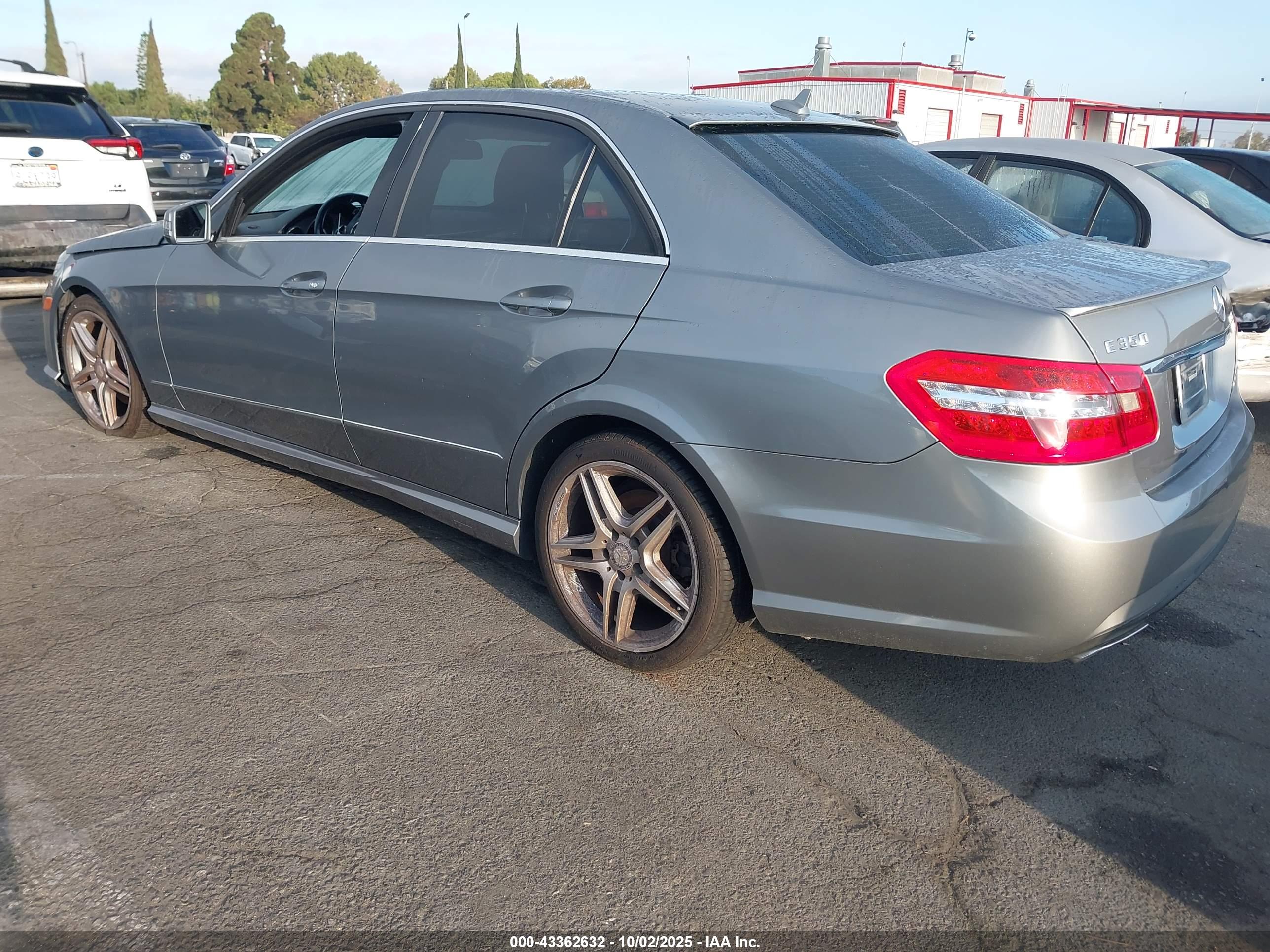 MERCEDES-BENZ E image 3