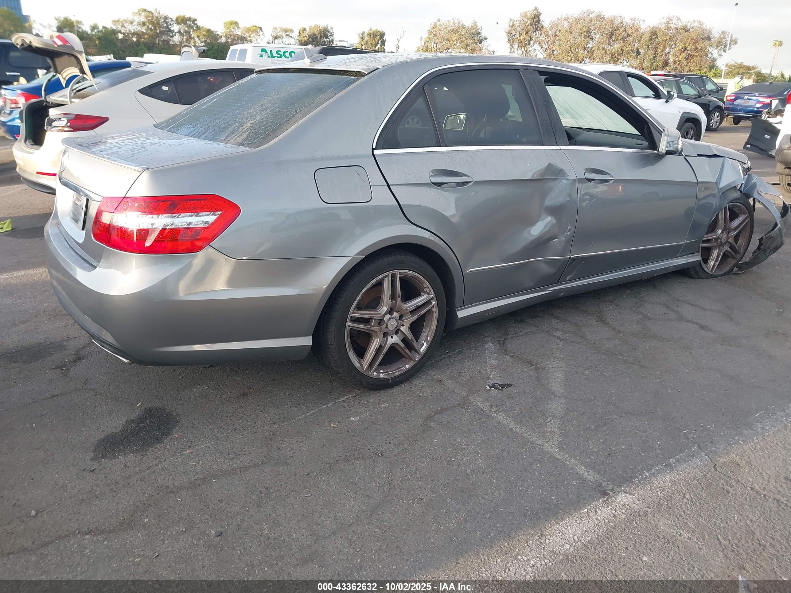 MERCEDES-BENZ E image 4