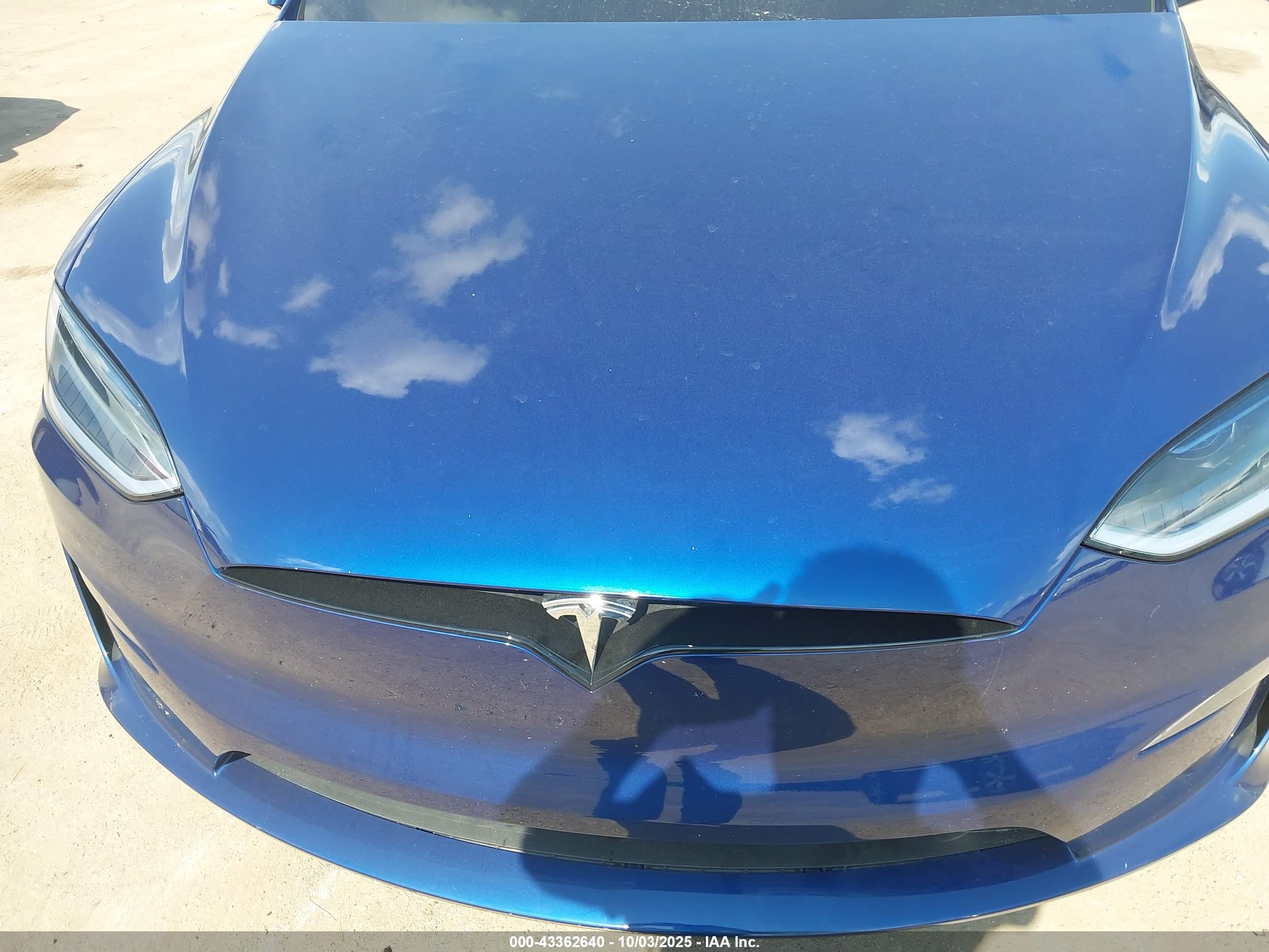 TESLA MODEL image 10