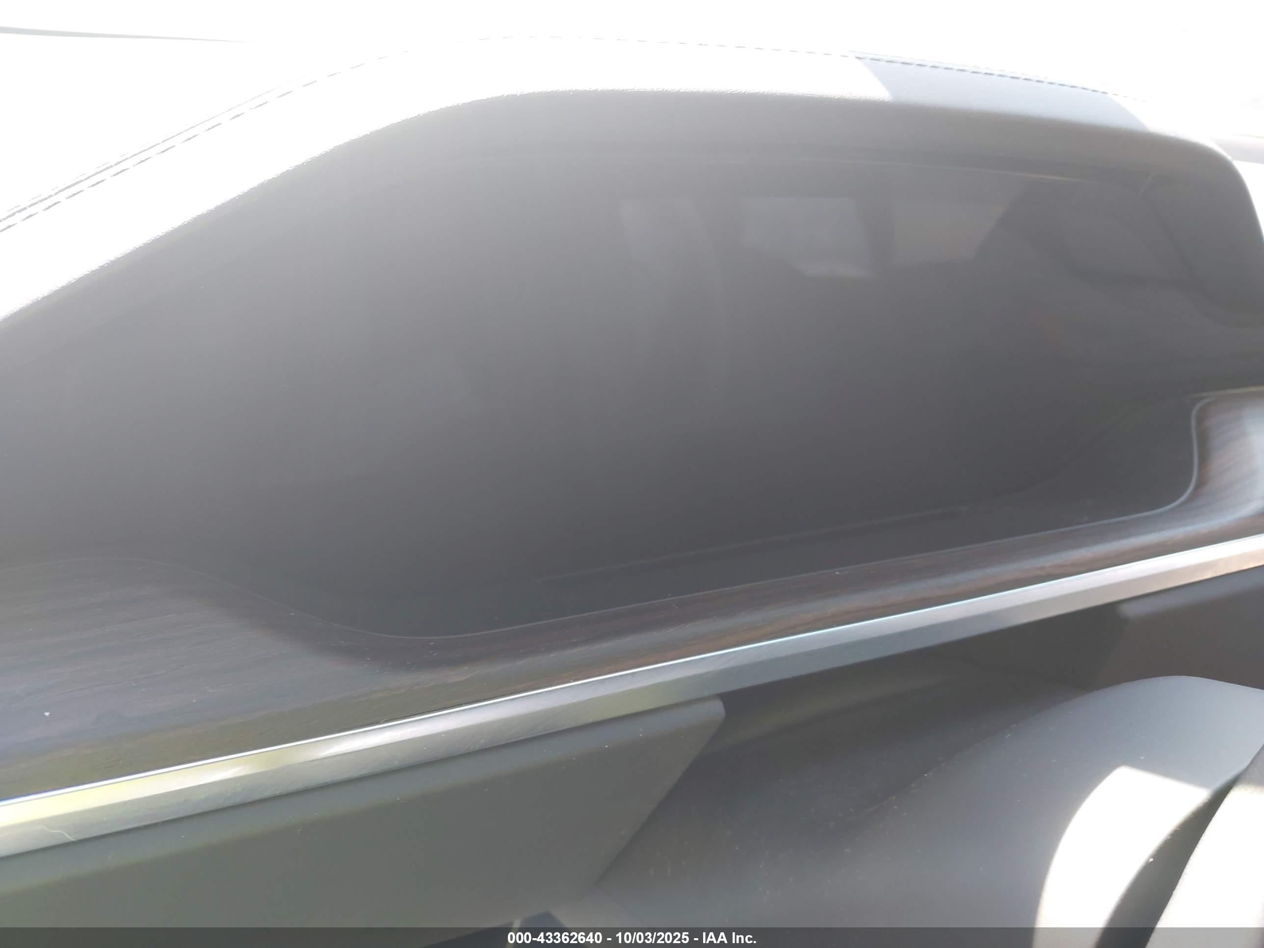 TESLA MODEL image 7