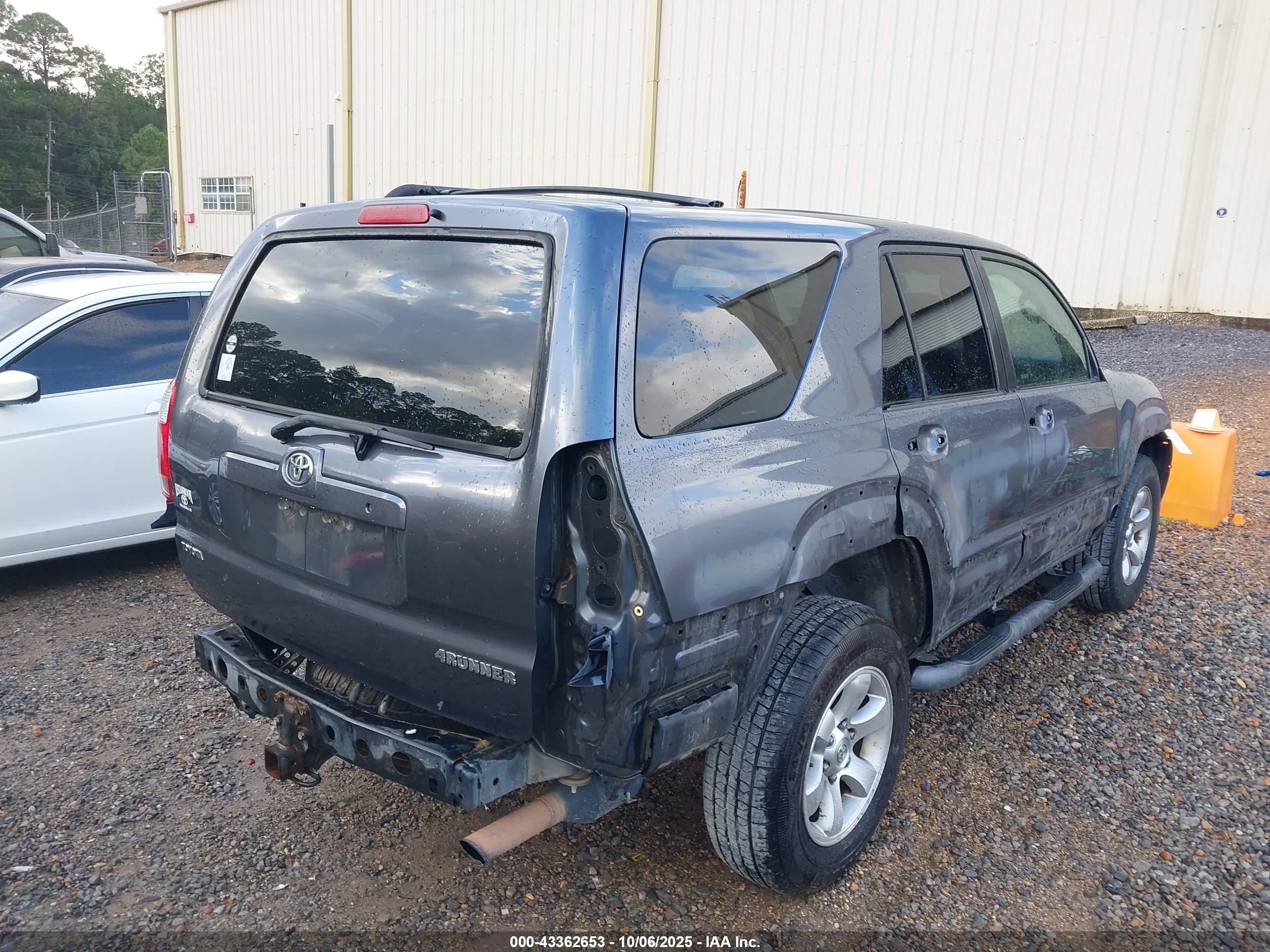 TOYOTA 4RUNNER image 6