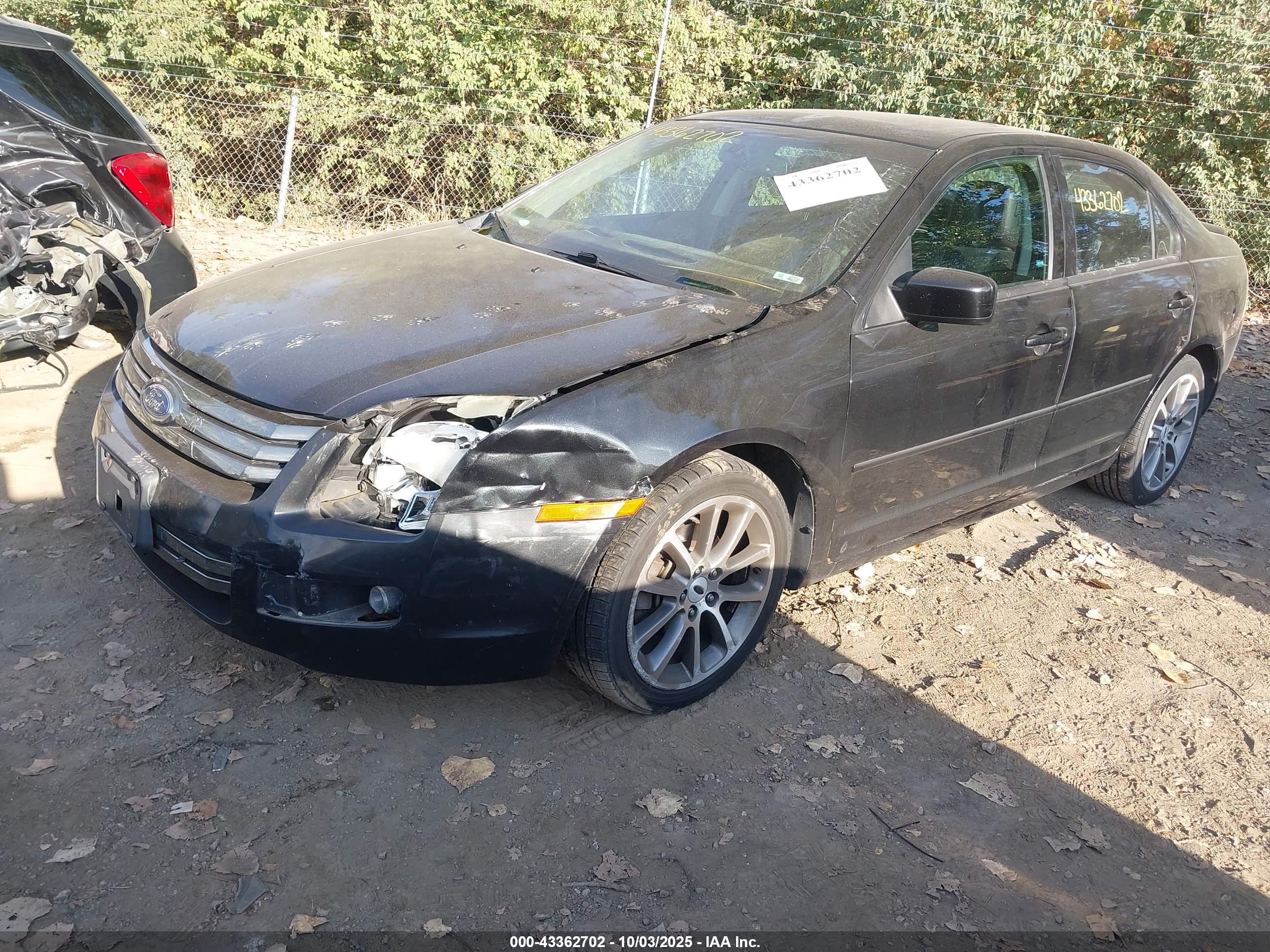 FORD FUSION image 2
