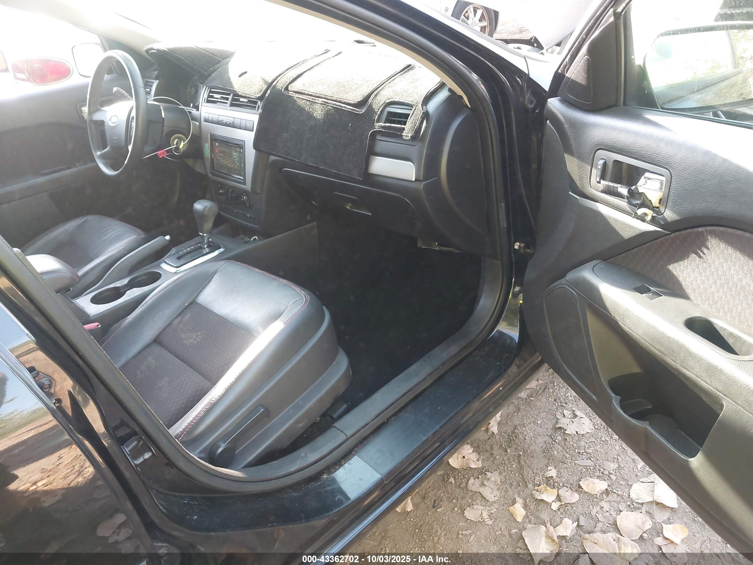 FORD FUSION image 5