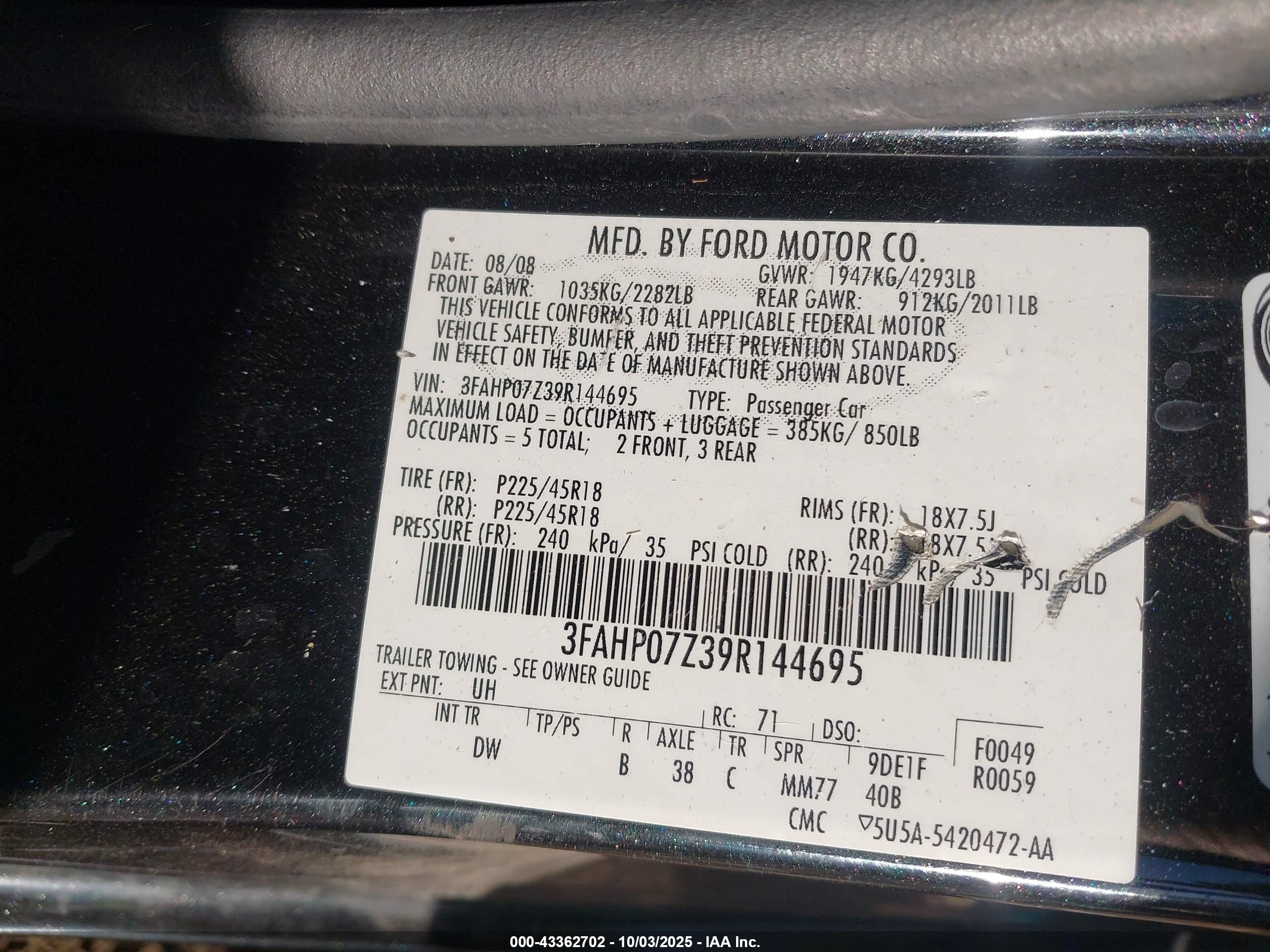 FORD FUSION image 9