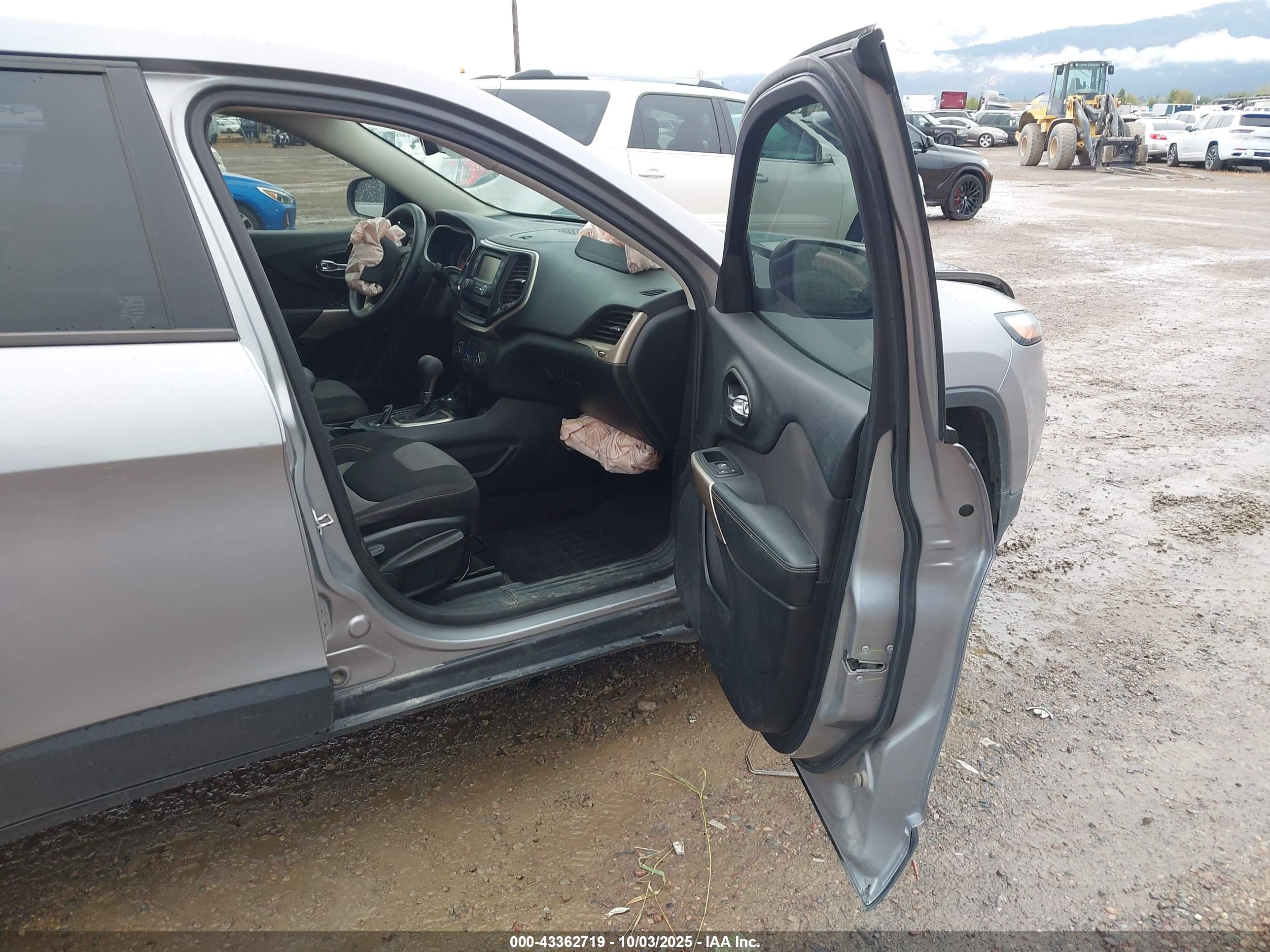 JEEP CHEROKEE image 5