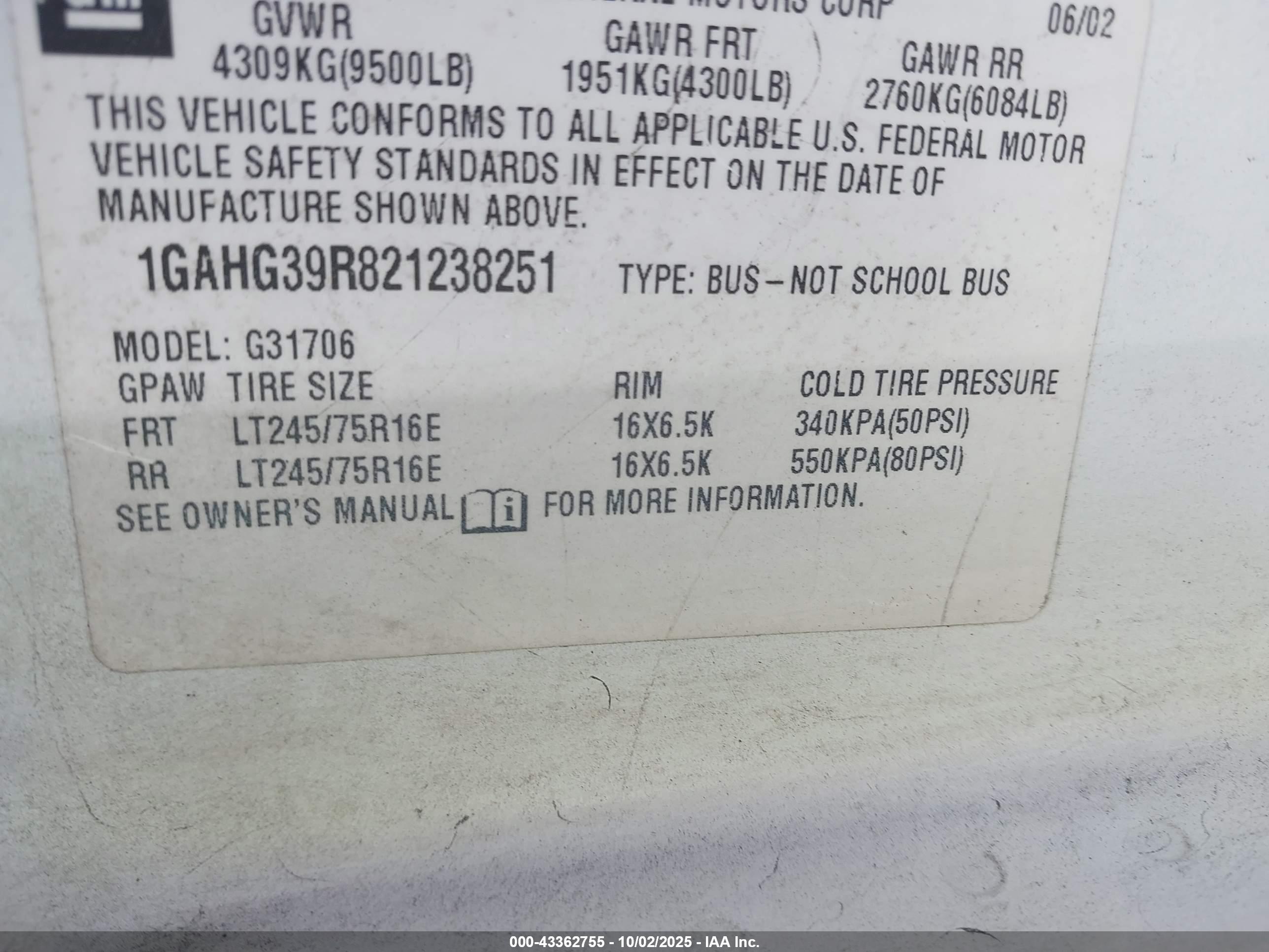 CHEVROLET EXPRESS image 9