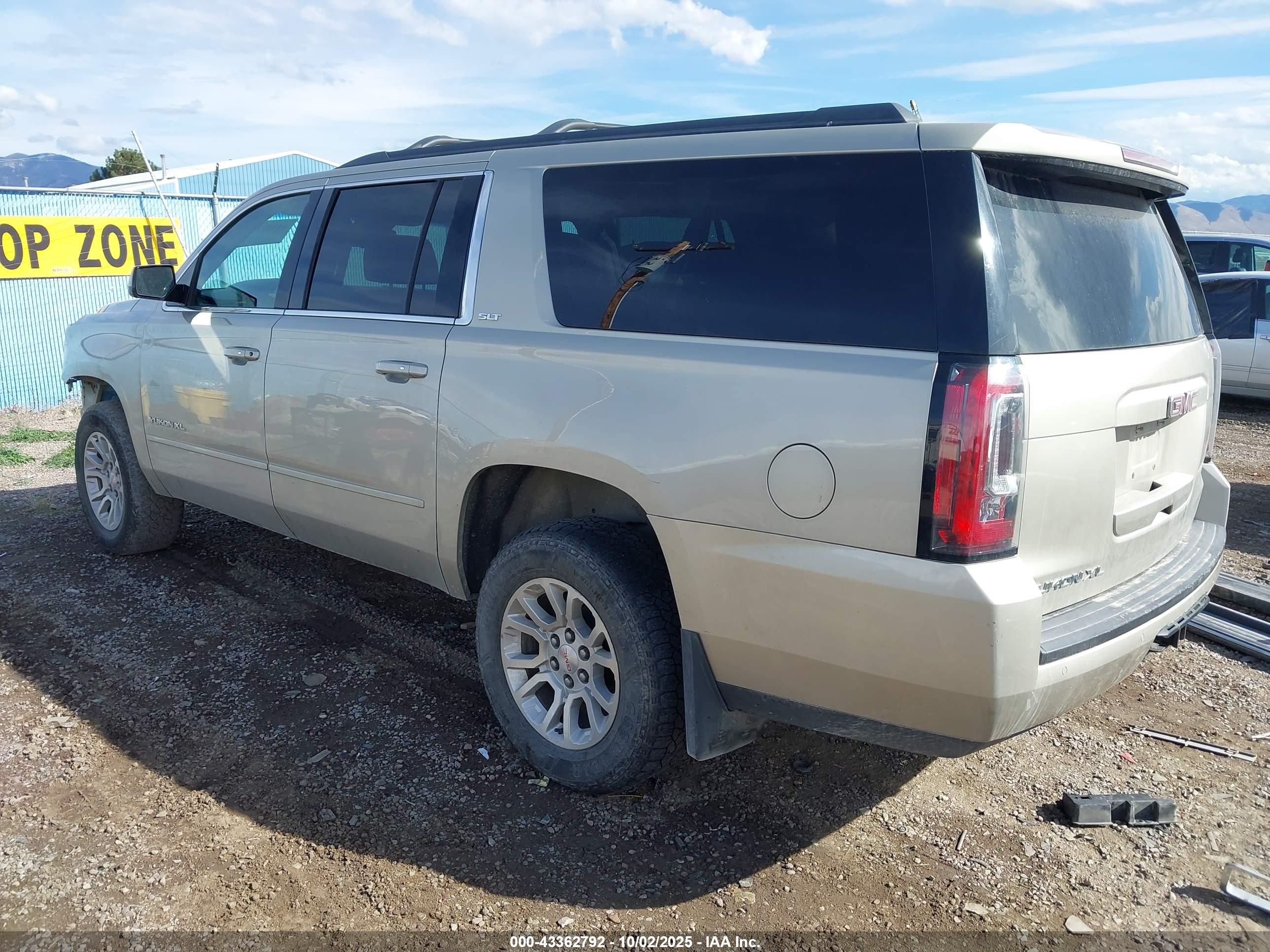 GMC YUKON image 3